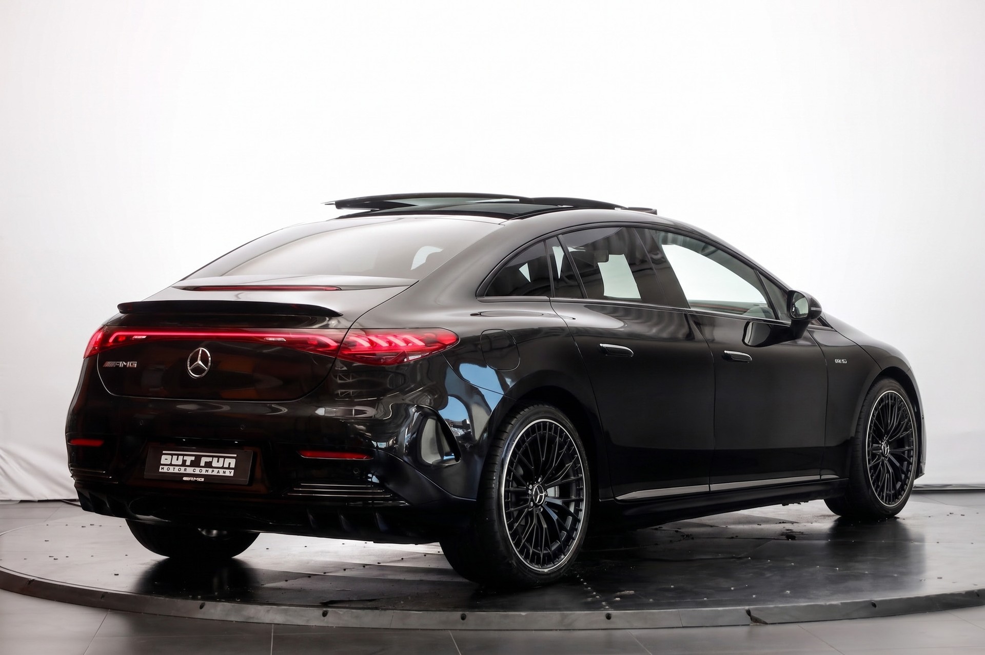MERCEDES-BENZ EQE 43 AMG 4 Matic-image-4