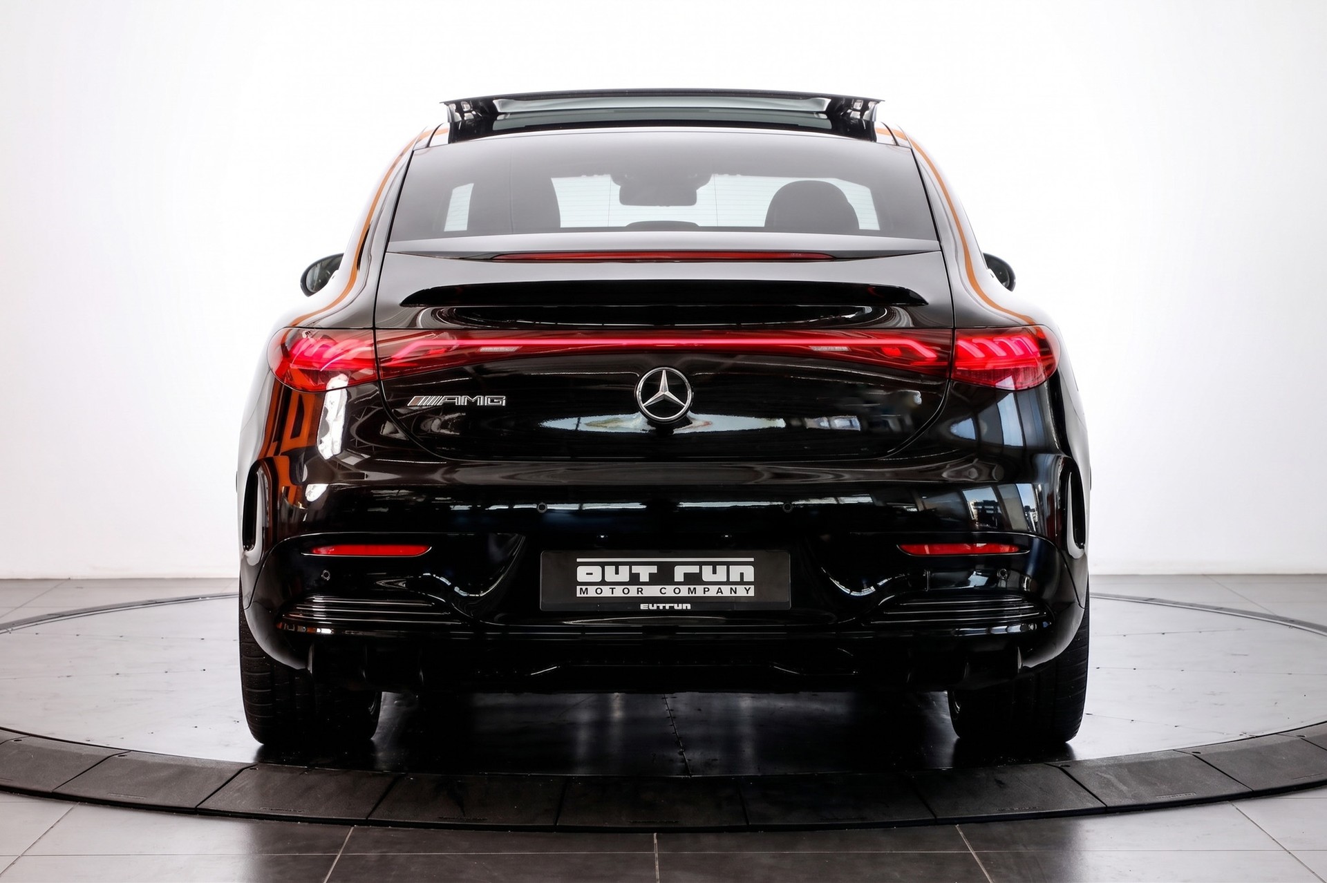 MERCEDES-BENZ EQE 43 AMG 4 Matic-showroom-element-2