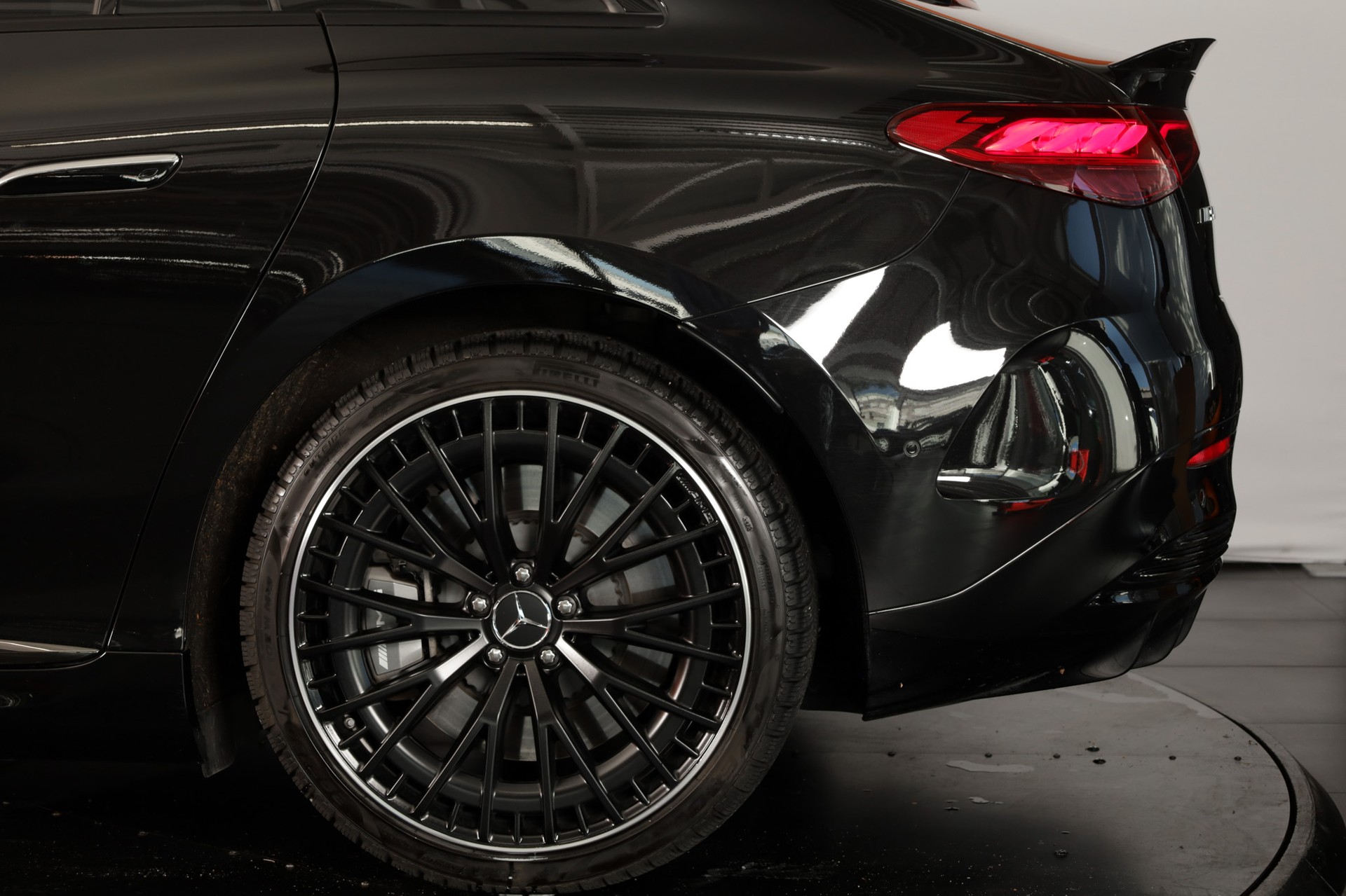 MERCEDES-BENZ EQE 43 AMG 4 Matic-image-7