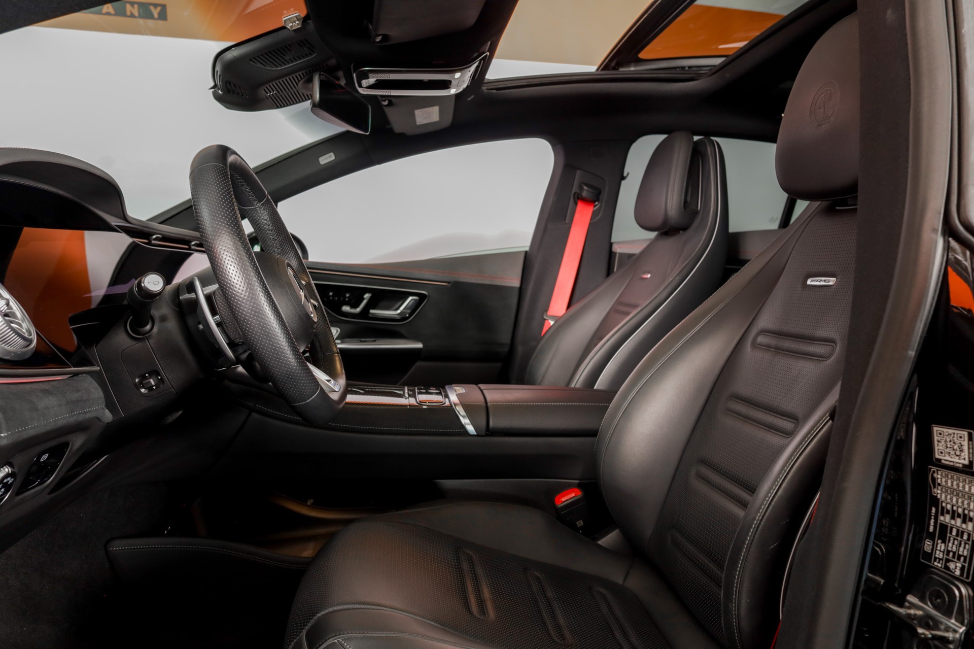MERCEDES-BENZ EQE 43 AMG 4 Matic-image-9
