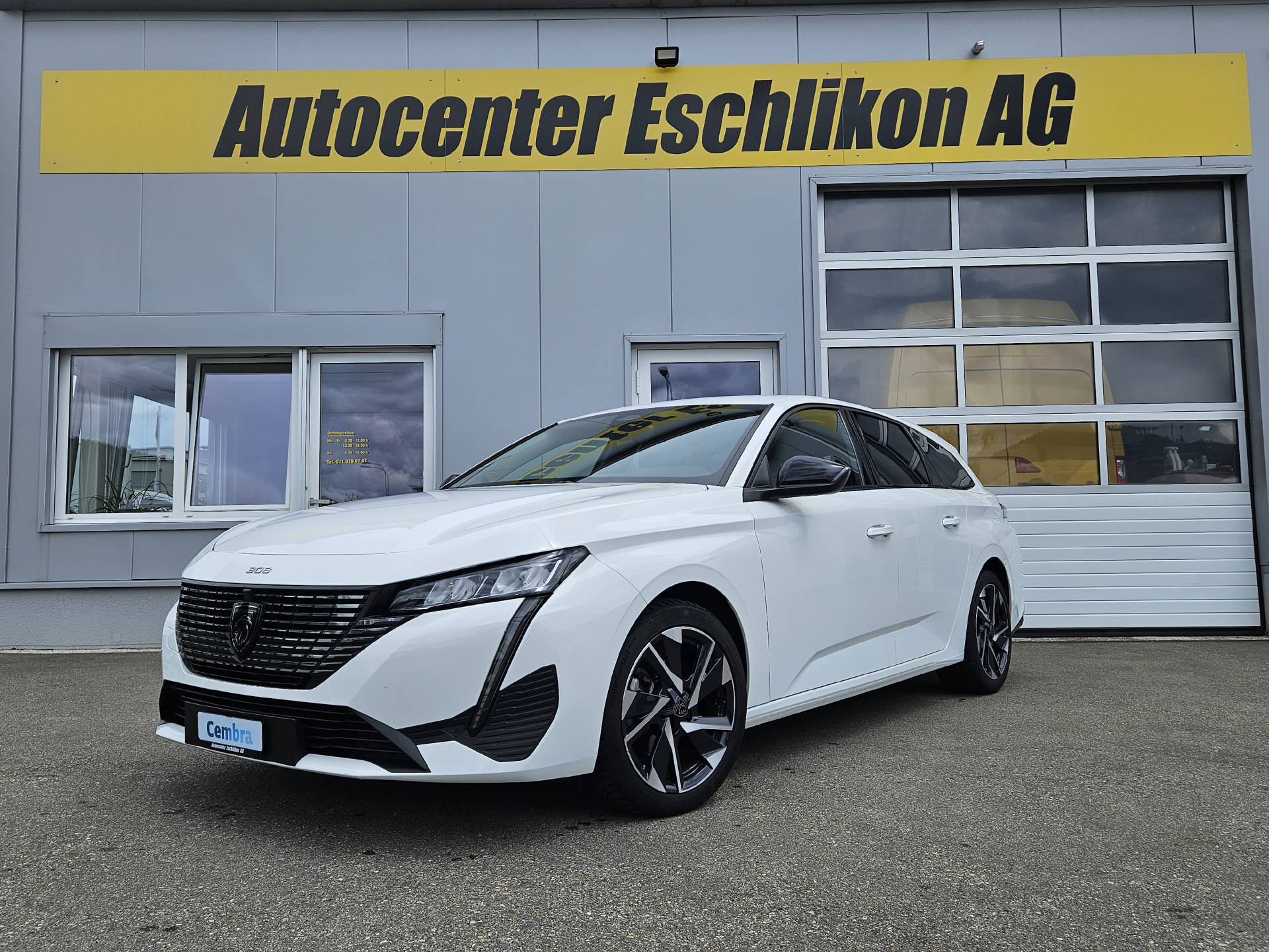 PEUGEOT 308 SW 1.5 BlueHDi Allure Pack* Top Zustand * Navi * Rückfahrkamera * Sitzheizung *