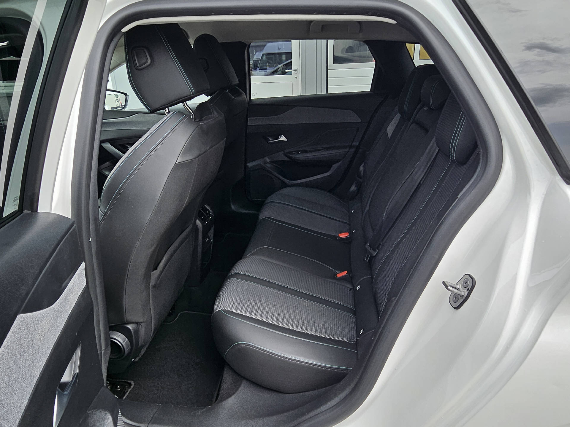 PEUGEOT 308 SW 1.5 BlueHDi Allure Pack* Top Zustand * Navi * Rückfahrkamera * Sitzheizung *-image-13