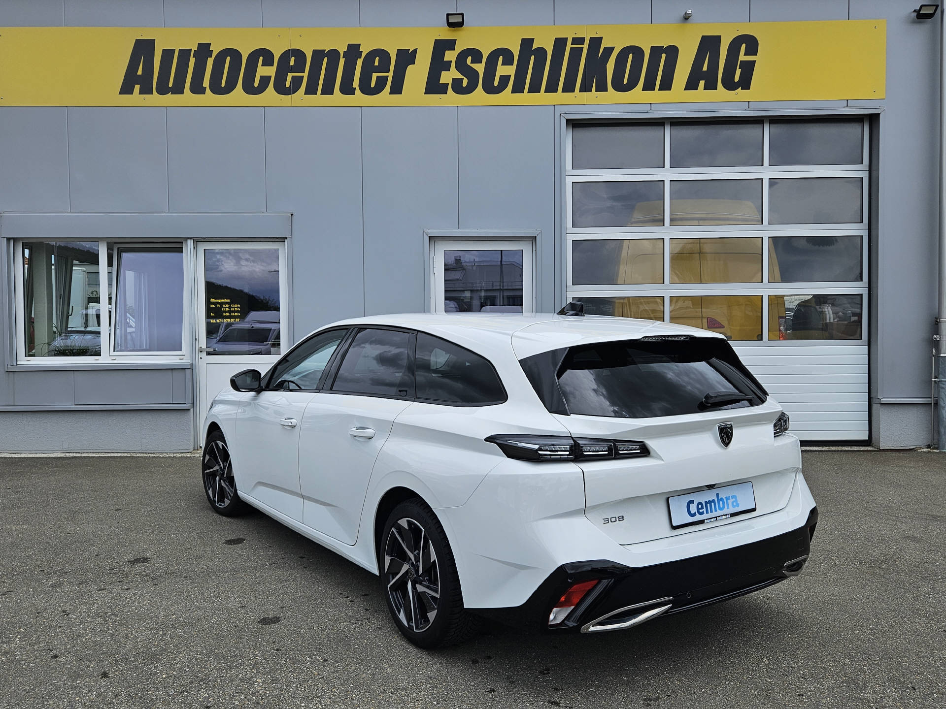 PEUGEOT 308 SW 1.5 BlueHDi Allure Pack* Top Zustand * Navi * Rückfahrkamera * Sitzheizung *-image-4
