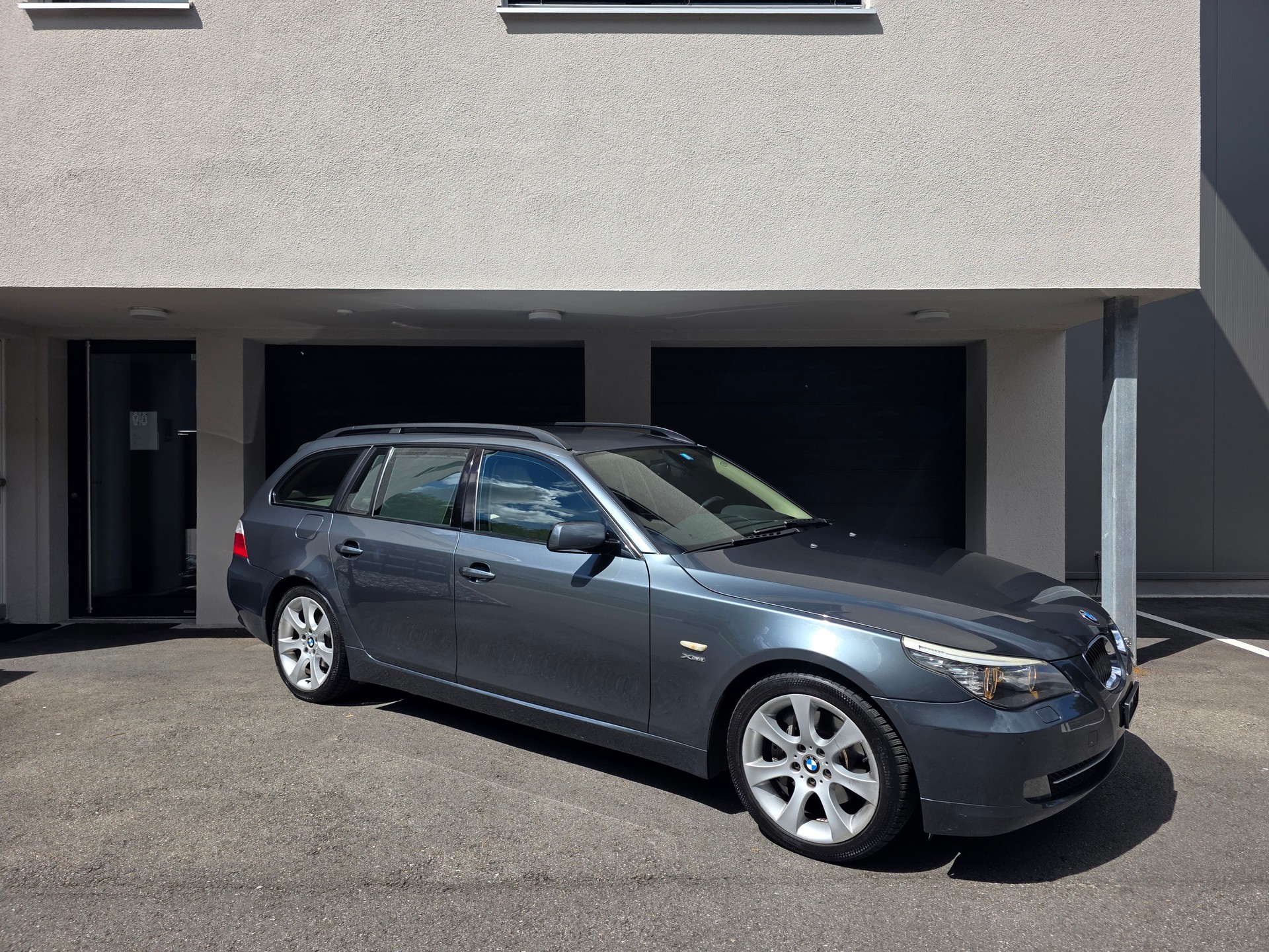BMW E61 530xd Touring Facelift / Frisch ab MFK-image-1