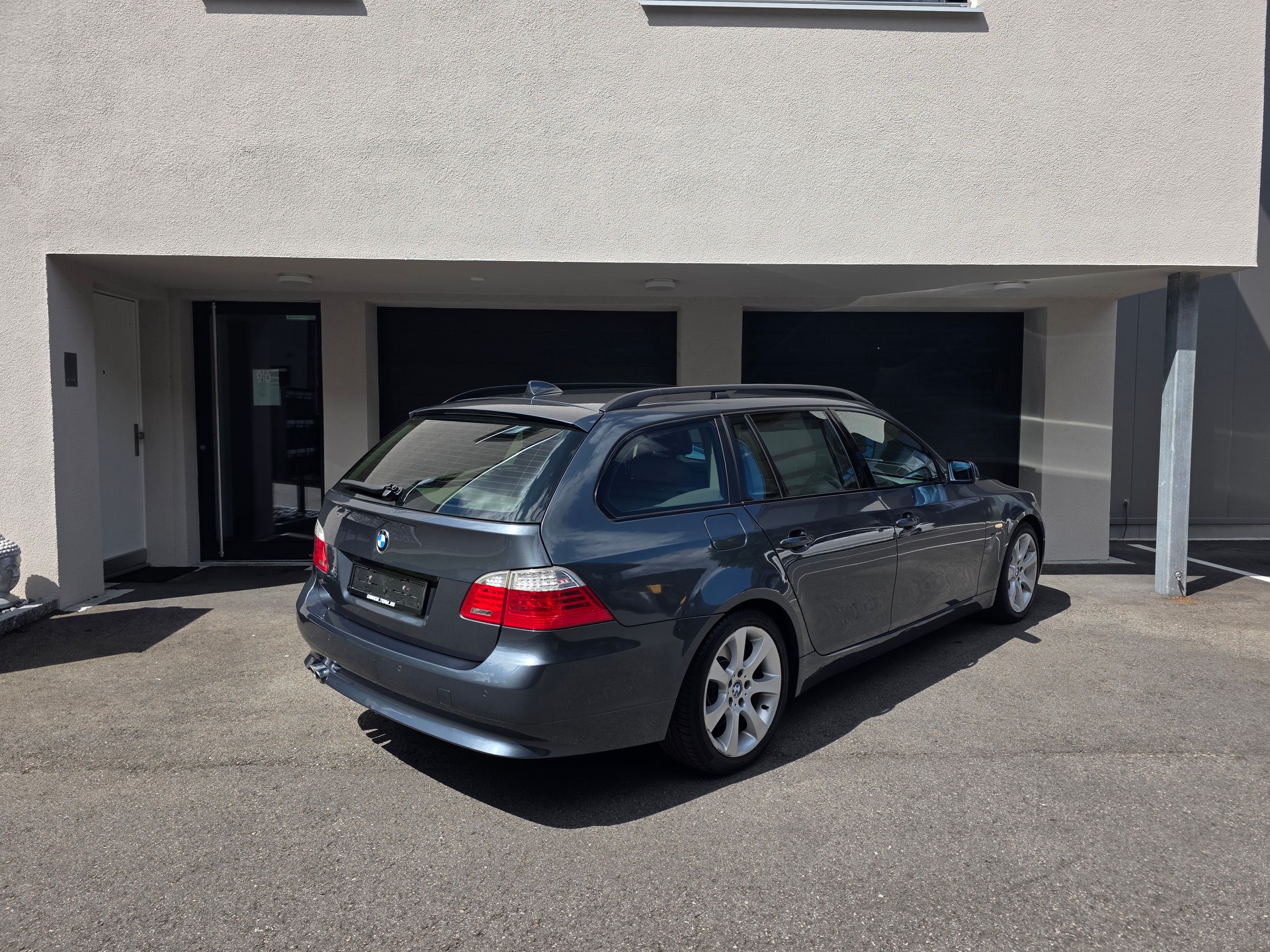 BMW E61 530xd Touring Facelift / Frisch ab MFK-image-4