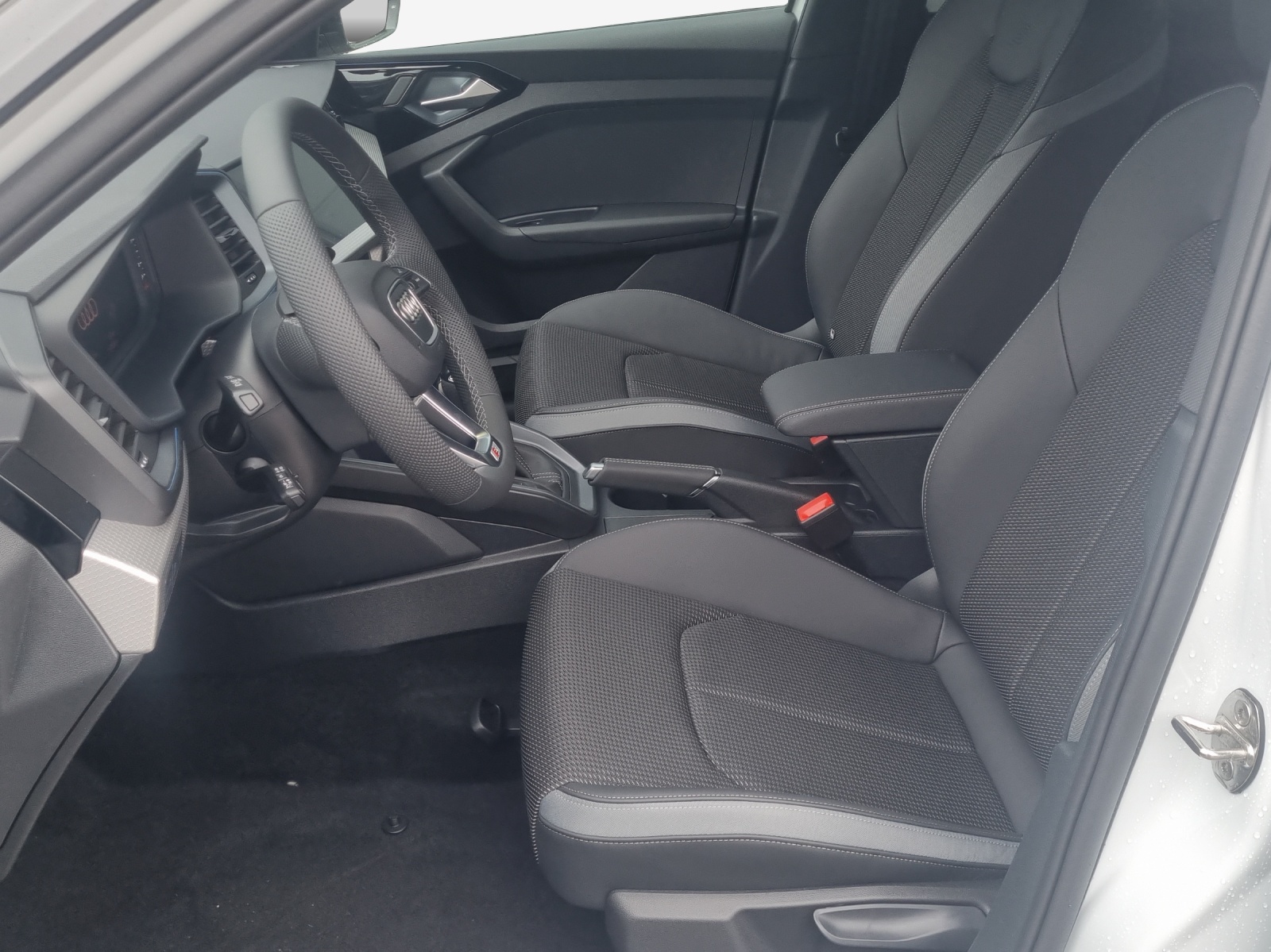 AUDI A1 Sportback 30 TFSI S Line Attraction S-tronic-image-7