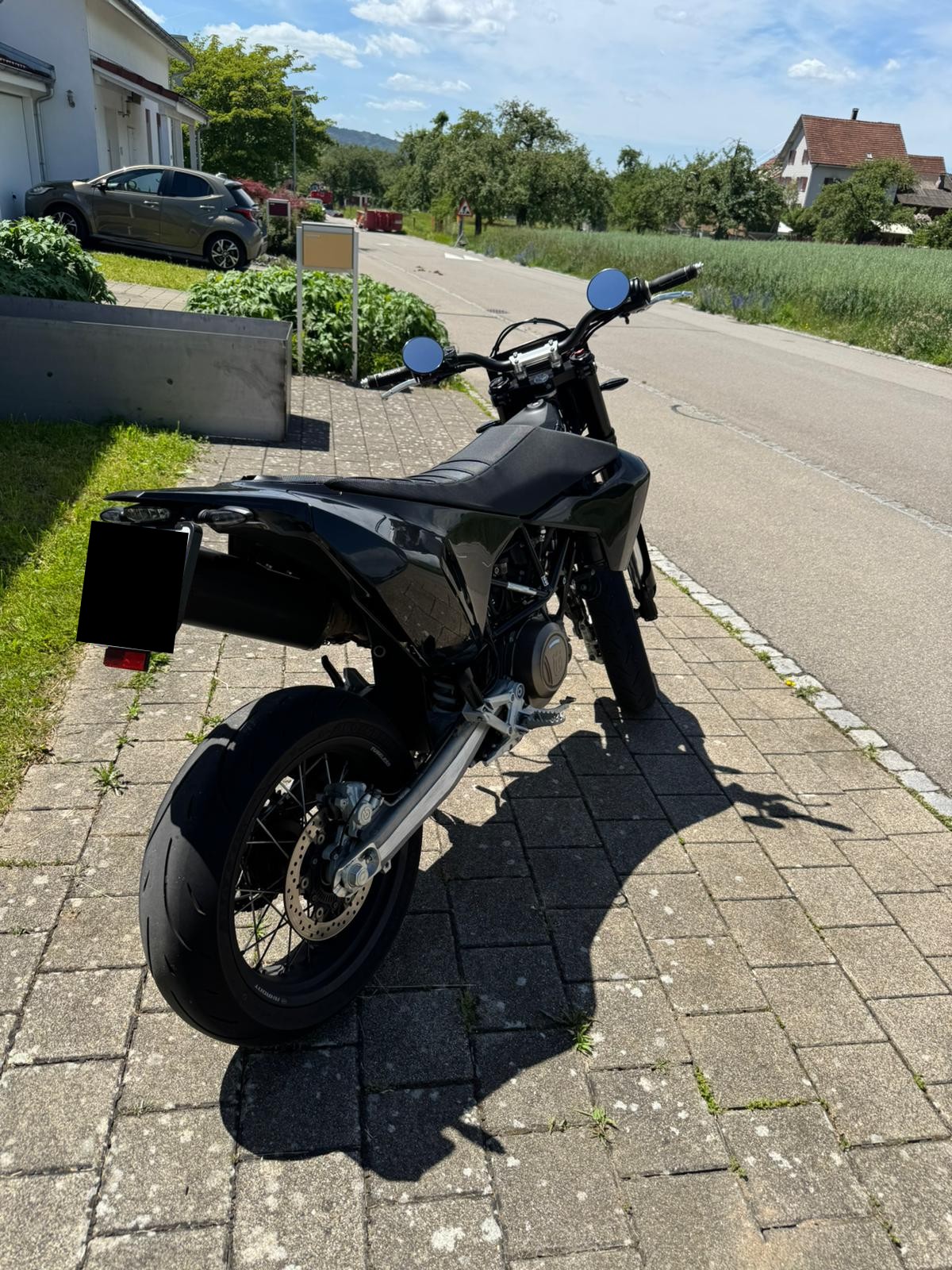 HUSQVARNA 701 Supermoto-image-2