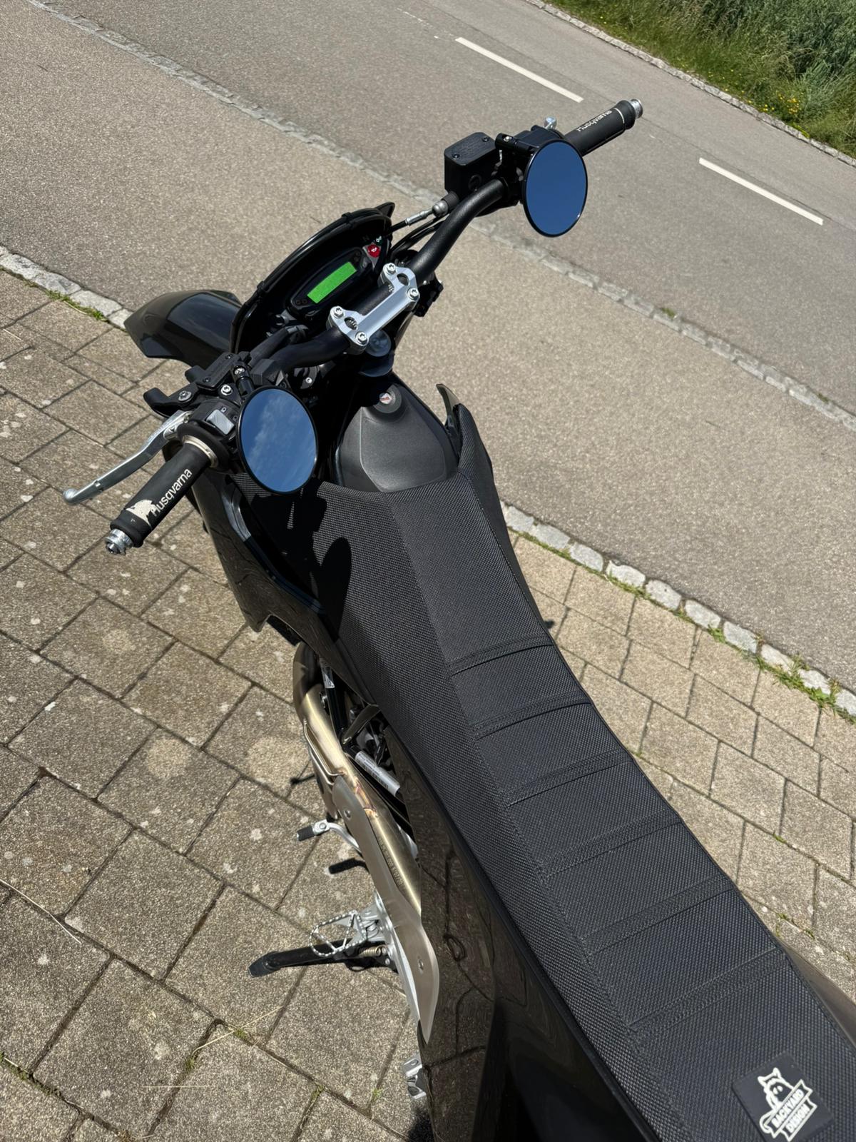 HUSQVARNA 701 Supermoto-image-4