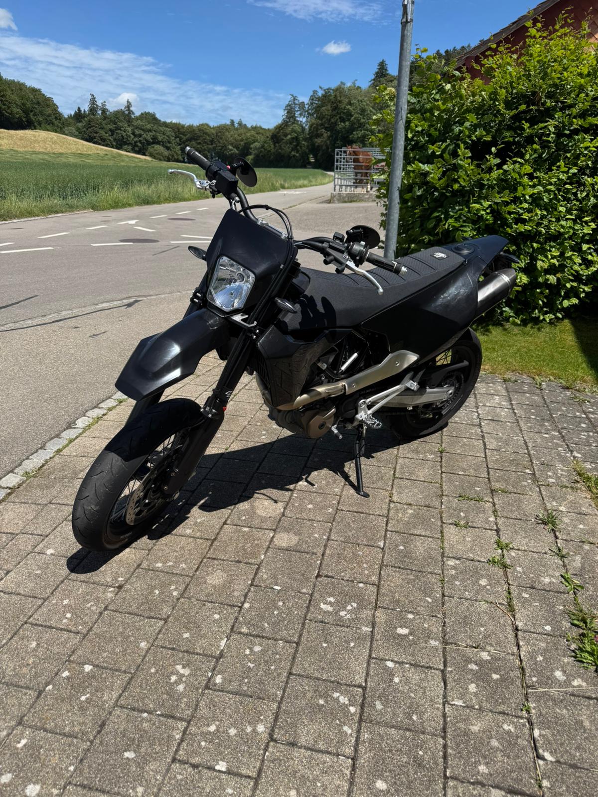 HUSQVARNA 701 Supermoto-image-0