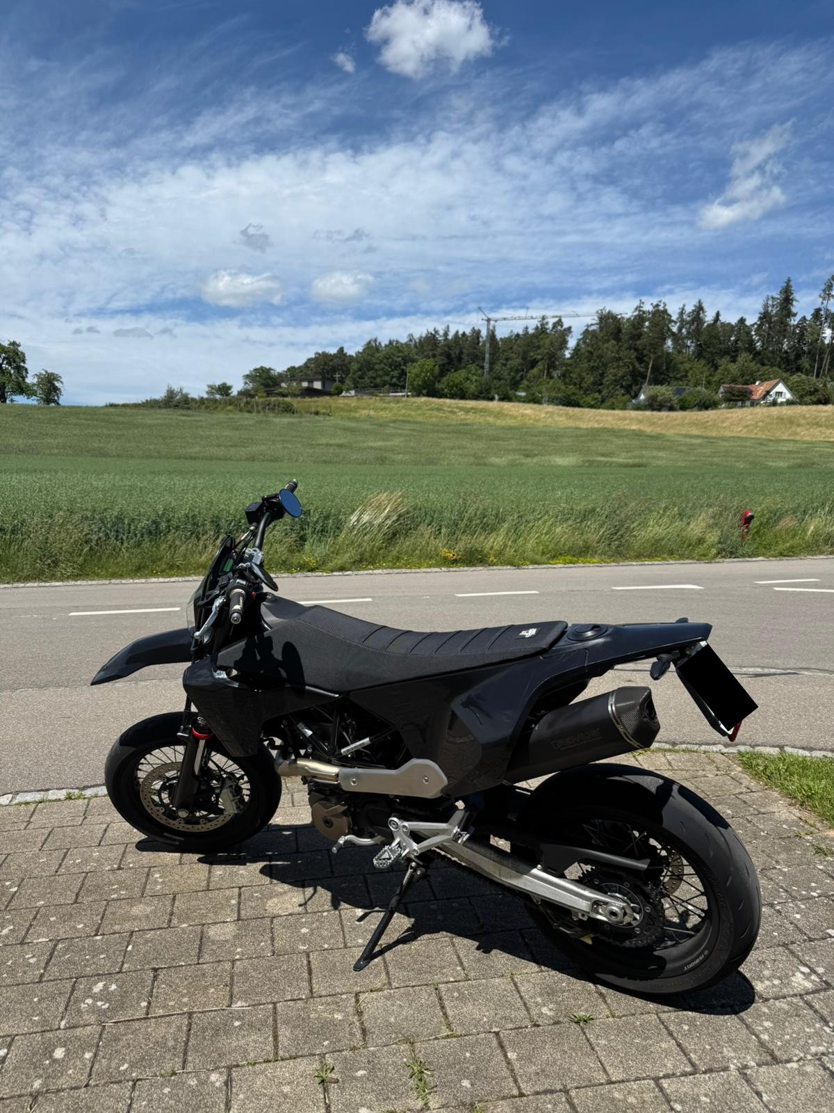 HUSQVARNA 701 Supermoto-image-3