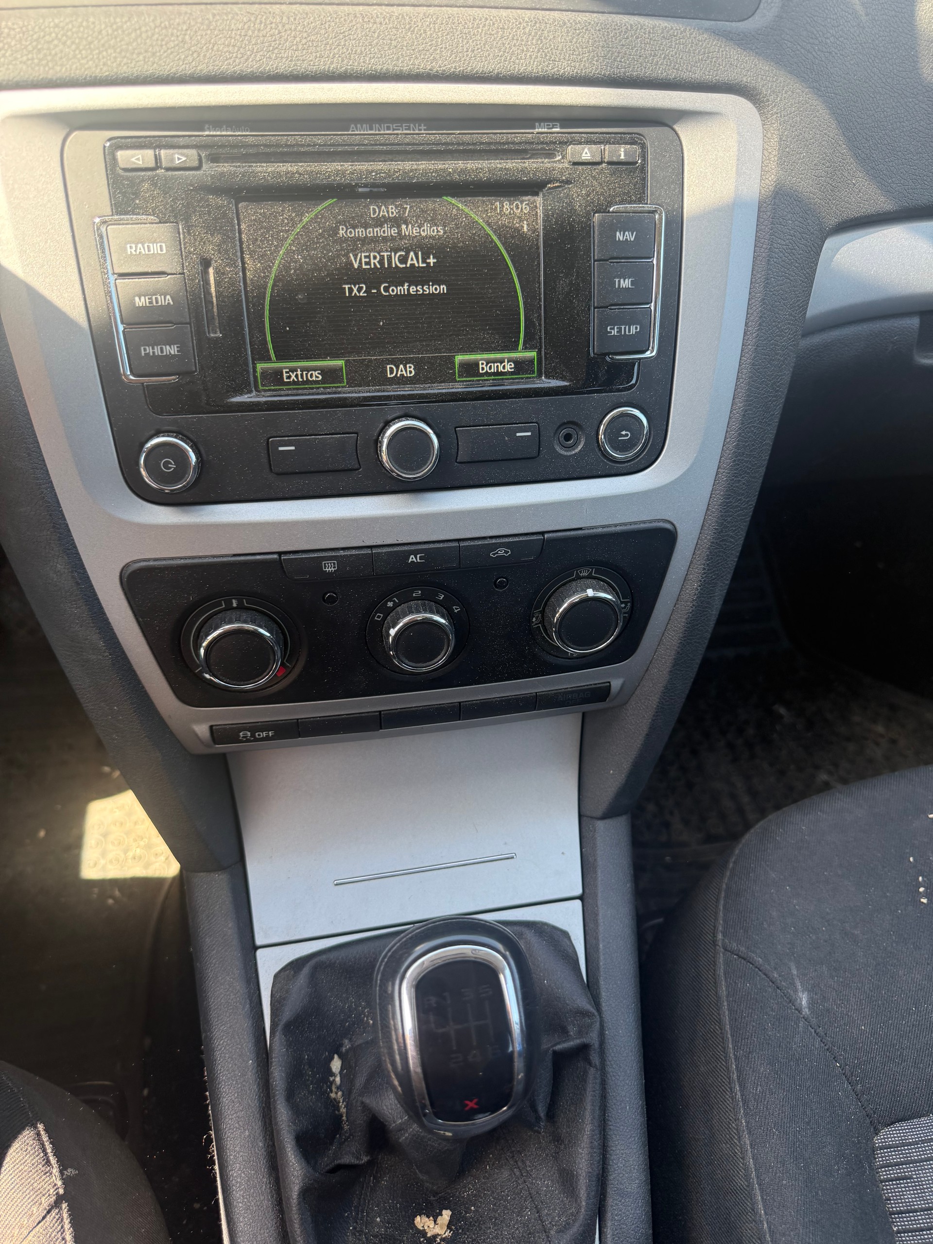 SKODA Octavia Combi 1.6 TDI Ambition 4x4-image-7