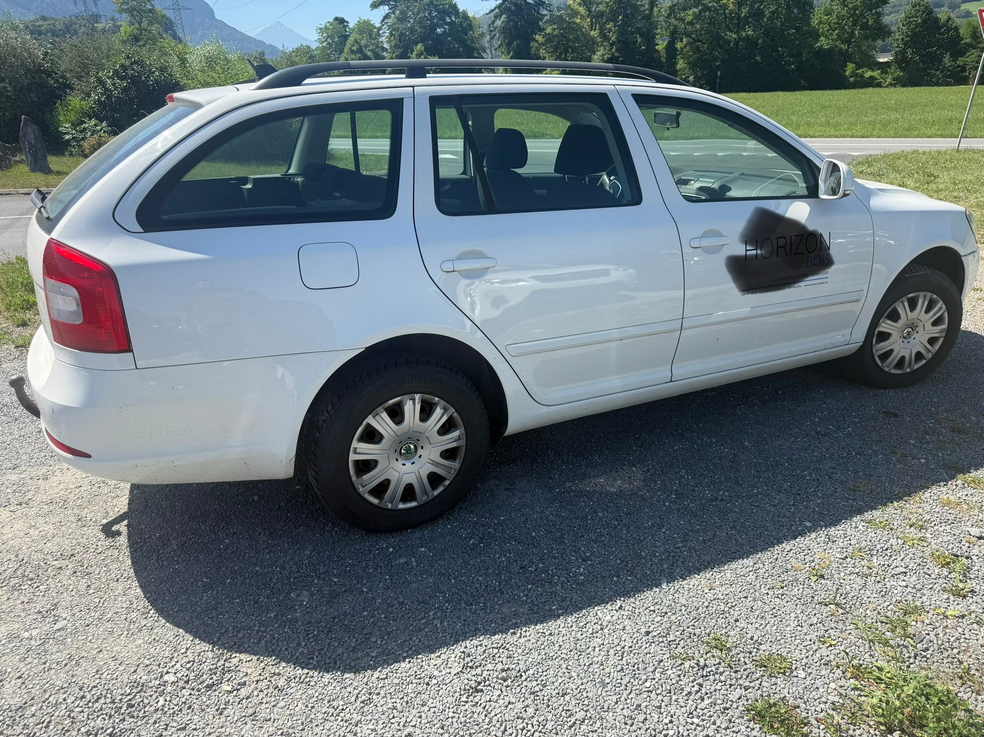 SKODA Octavia Combi 1.6 TDI Ambition 4x4-image-3
