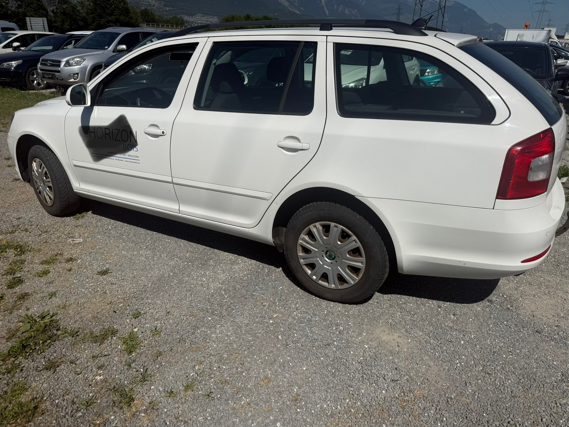 SKODA Octavia Combi 1.6 TDI Ambition 4x4-image-5