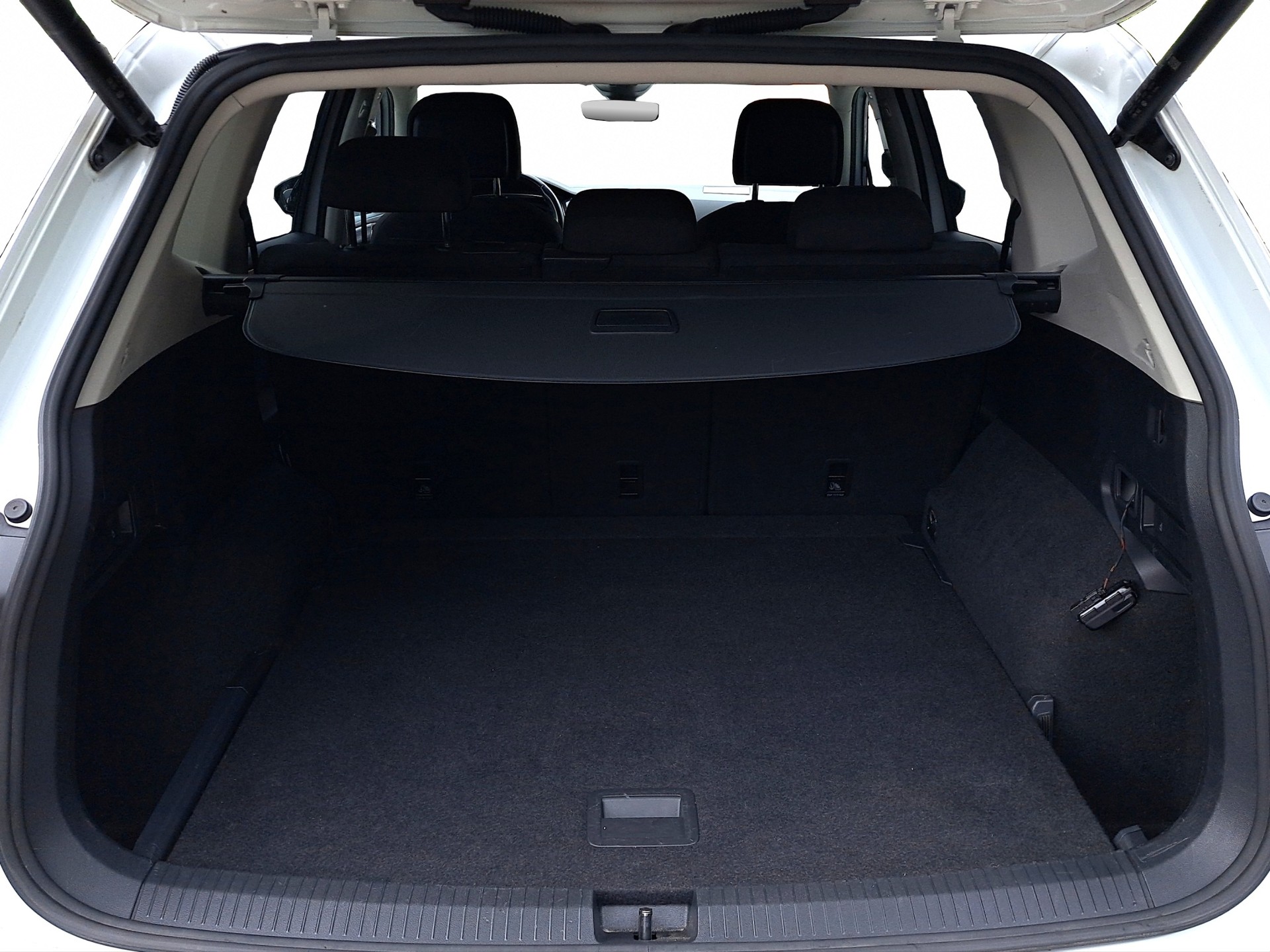 VW Tiguan Allspace 2.0 TDI SCR Elegance 4Motion DSG-image-12