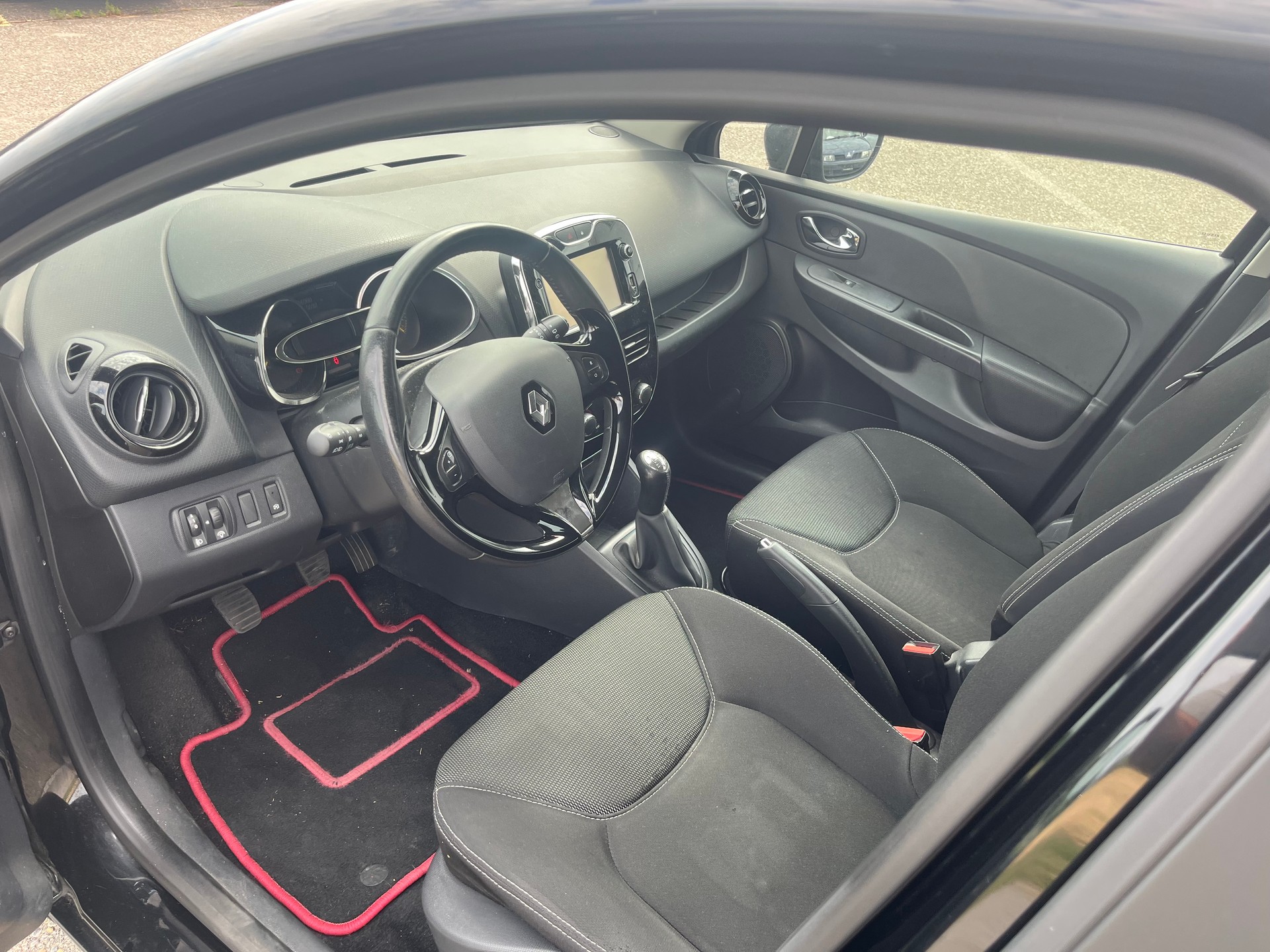 RENAULT Clio Grandtour 0.9 12V Swiss Edition-image-7