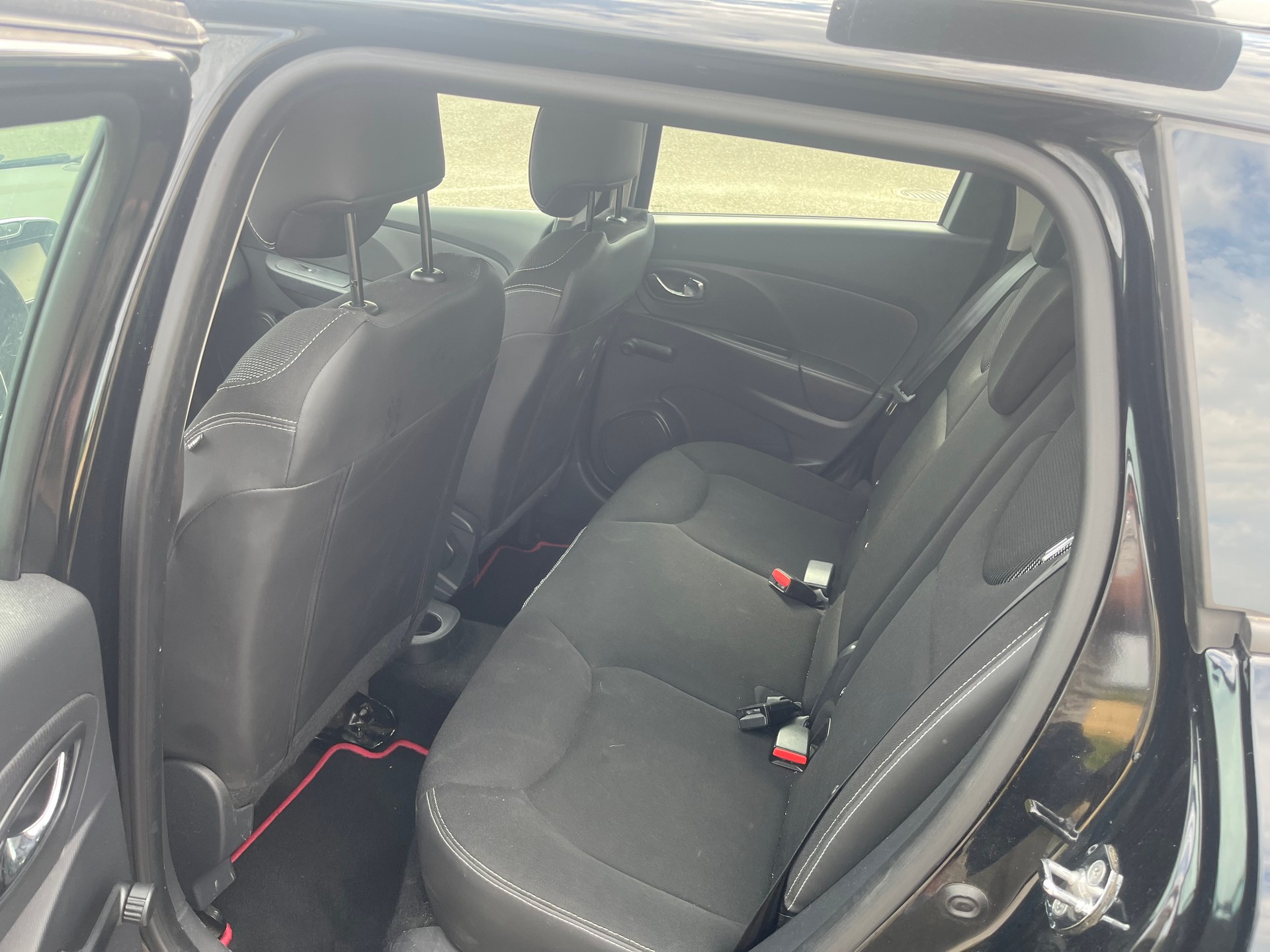 RENAULT Clio Grandtour 0.9 12V Swiss Edition-image-8
