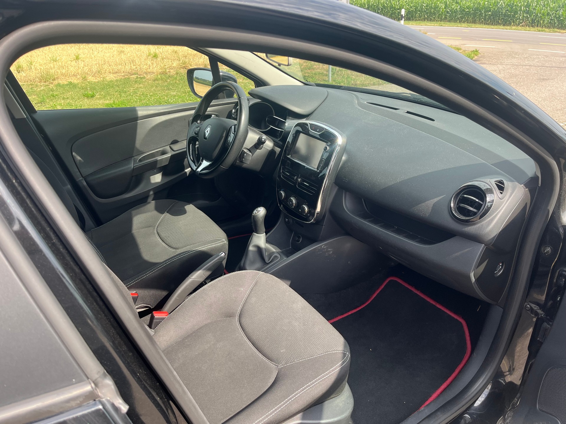 RENAULT Clio Grandtour 0.9 12V Swiss Edition-image-6