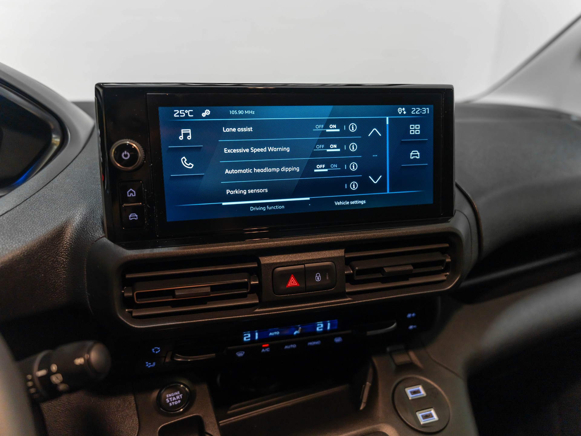PEUGEOT e-Partner Long 50kWh Premium-image-20