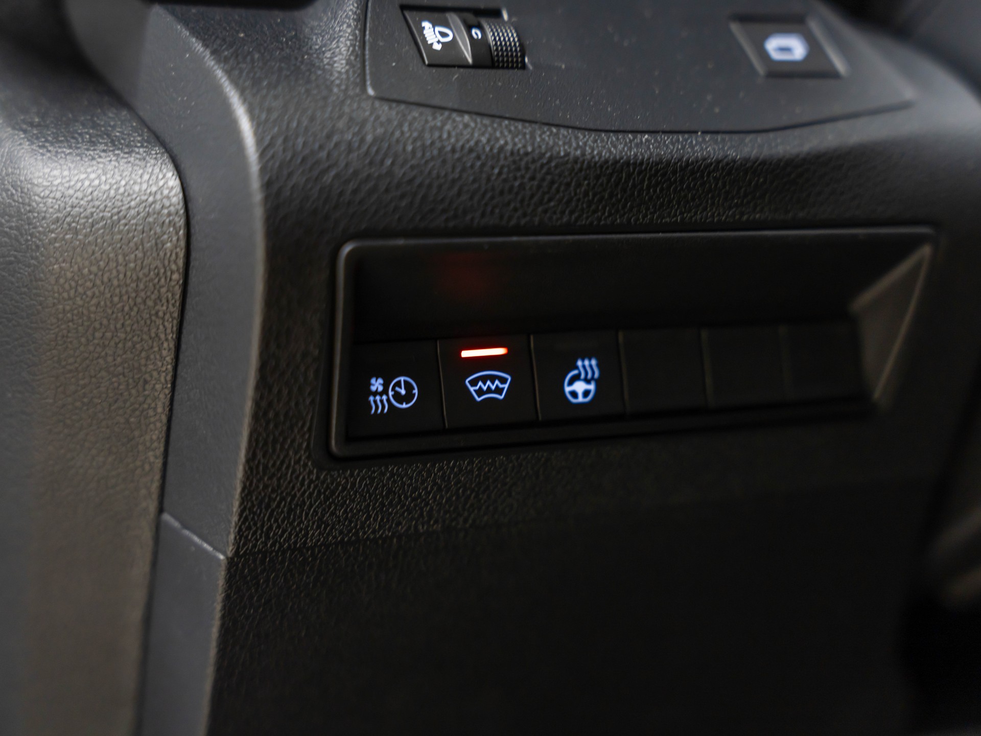 PEUGEOT e-Partner Long 50kWh Premium-image-25