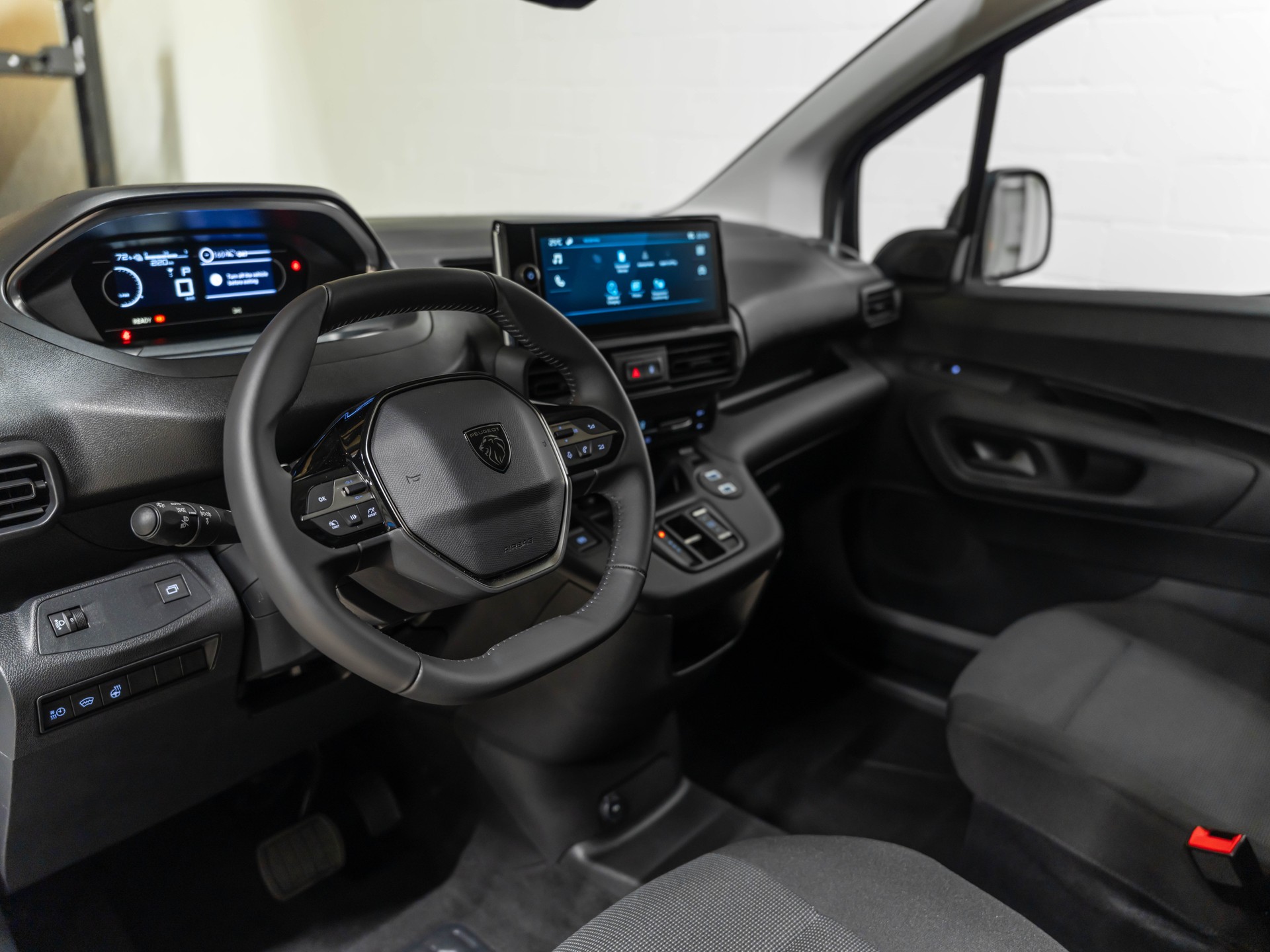 PEUGEOT e-Partner Long 50kWh Premium-image-29