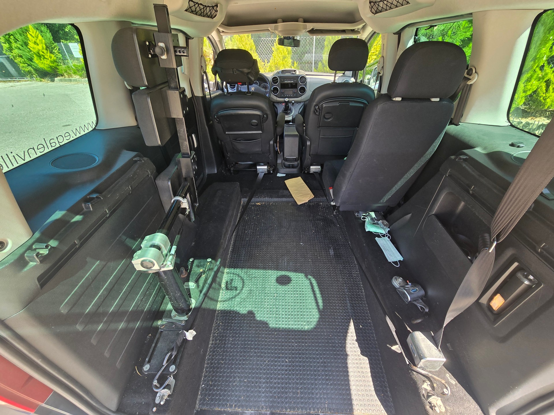 PEUGEOT Partner 1.6 HDI Trendy Clim-image-12