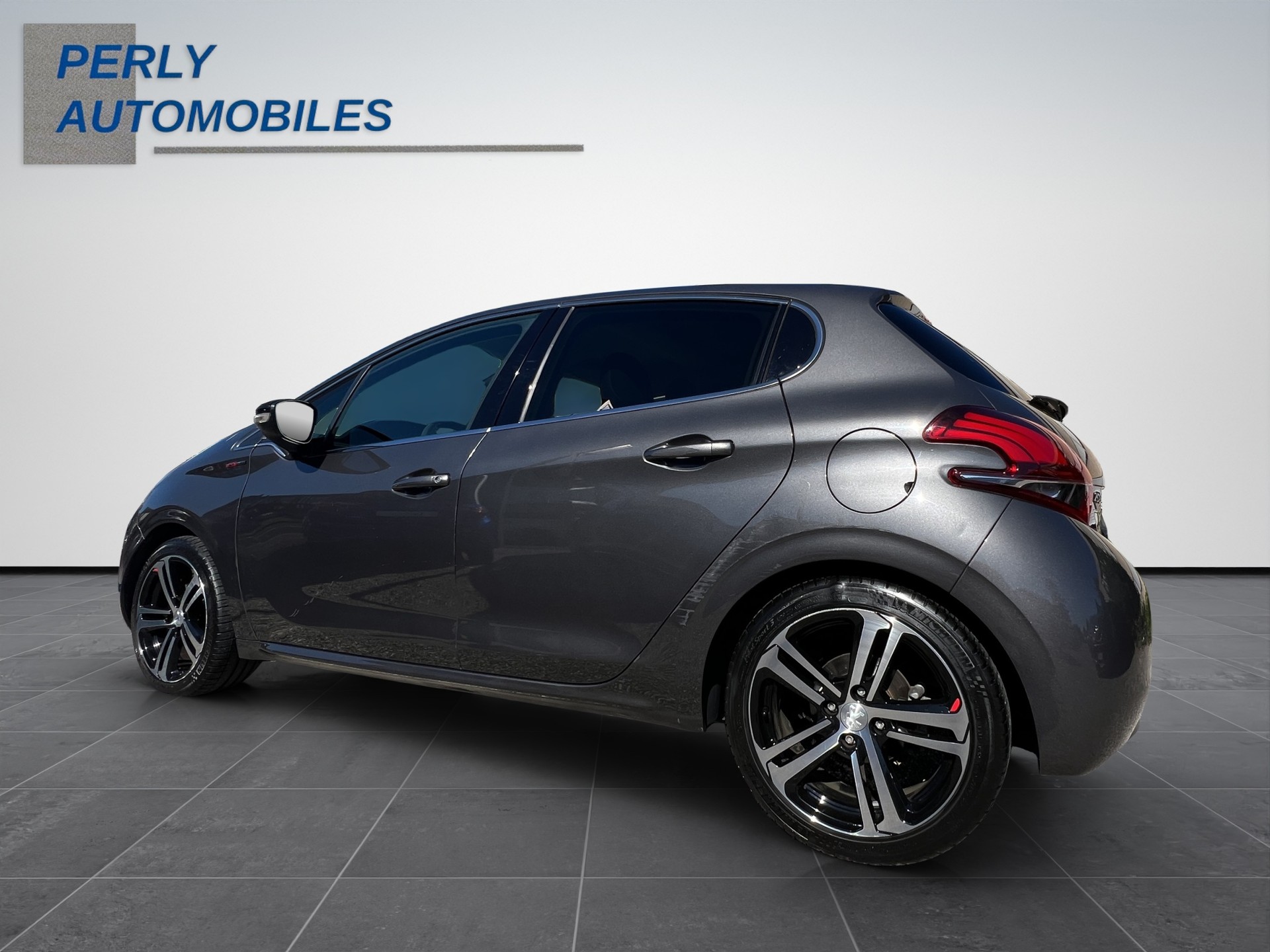 PEUGEOT 208 1.2 PureTech GT Line-showroom-element-3