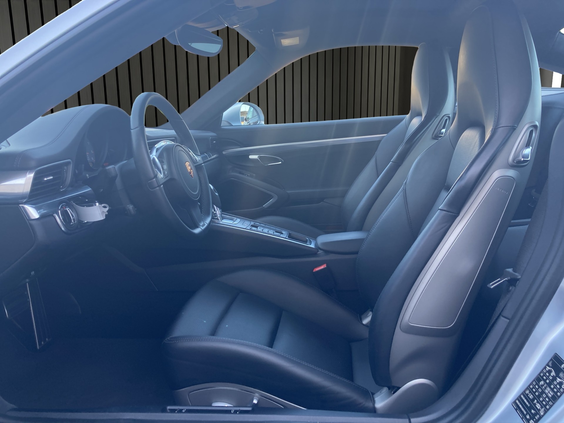 PORSCHE 911 Carrera 4S-image-10