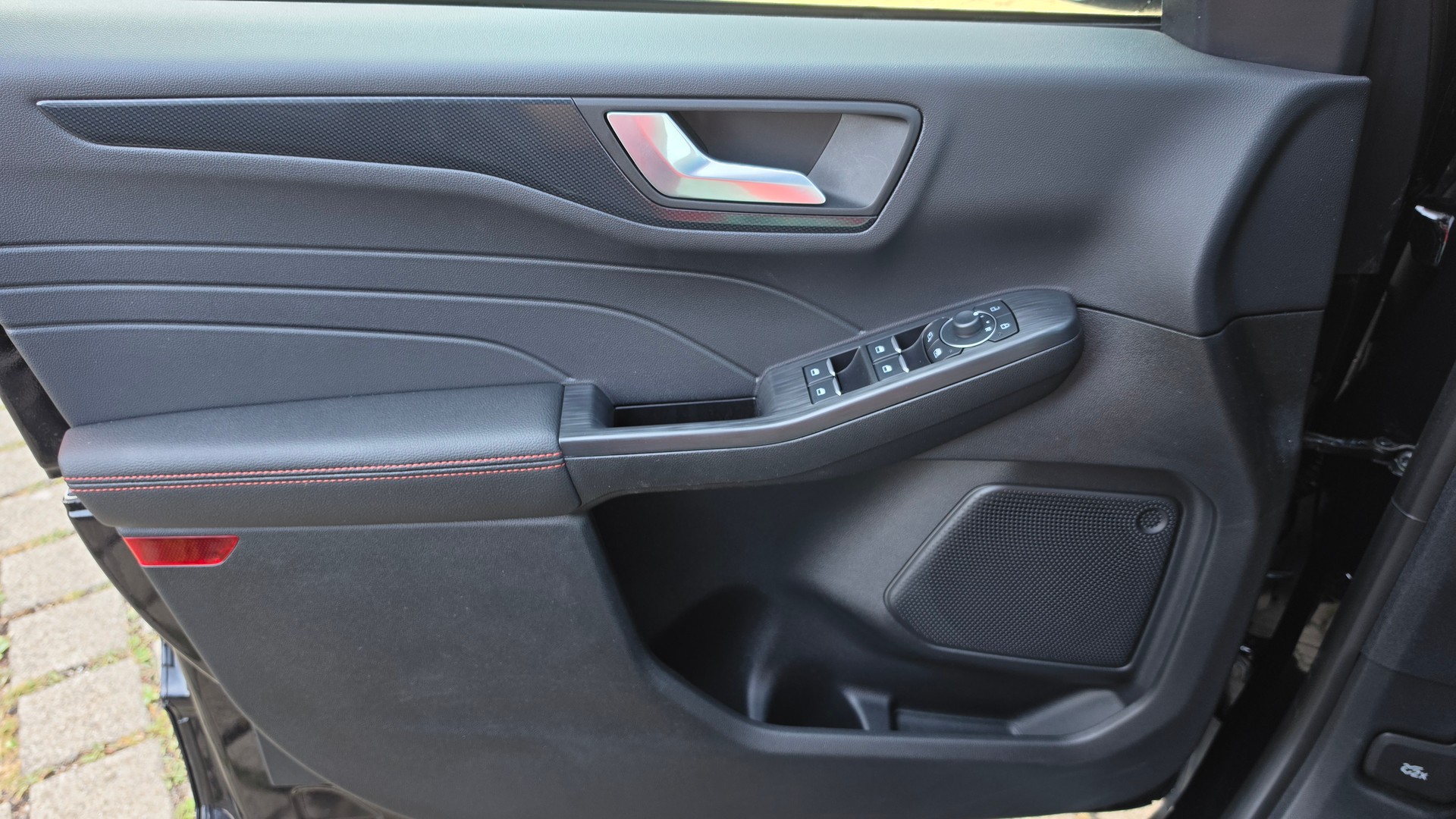 FORD Kuga 2.5 Hybrid ST-Line X 4x4-image-10