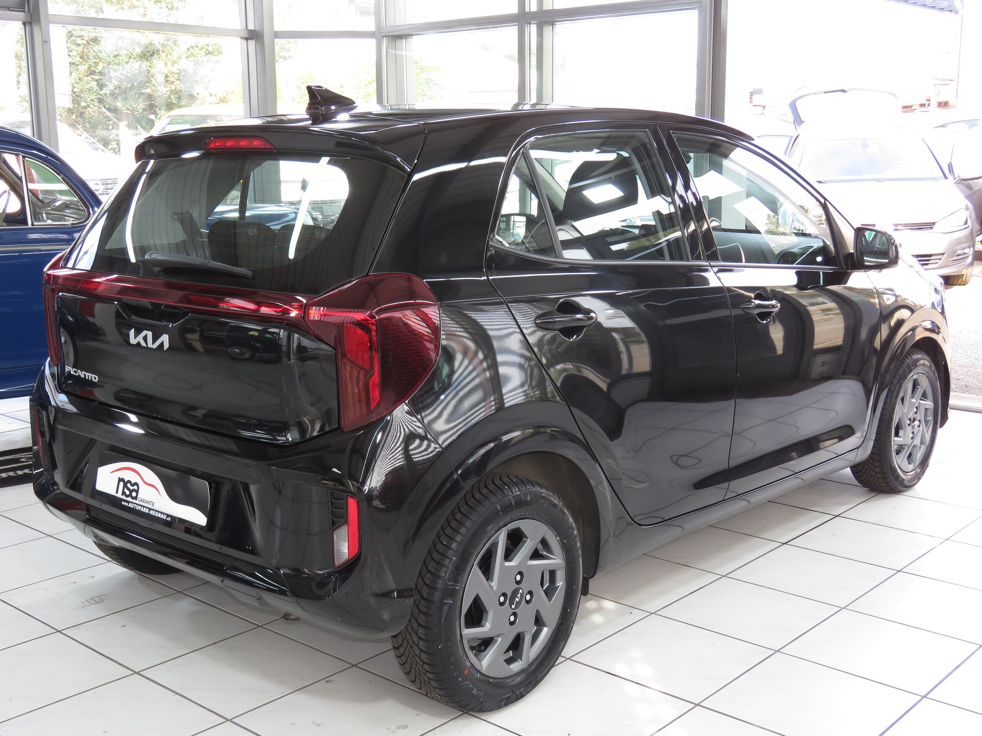 KIA Picanto 1.0 CVVT First Edition Automat-showroom-element-3