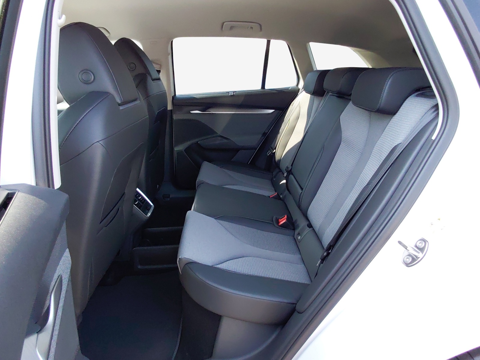 SKODA Enyaq 85x Selection 4x4-image-11