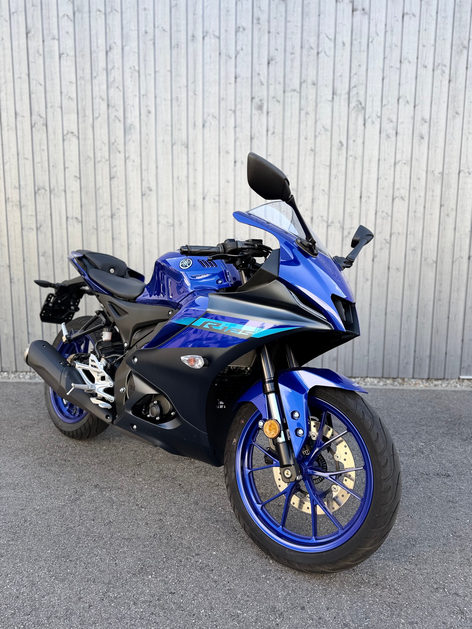 YAMAHA YZF-R 125 ABS-image-1
