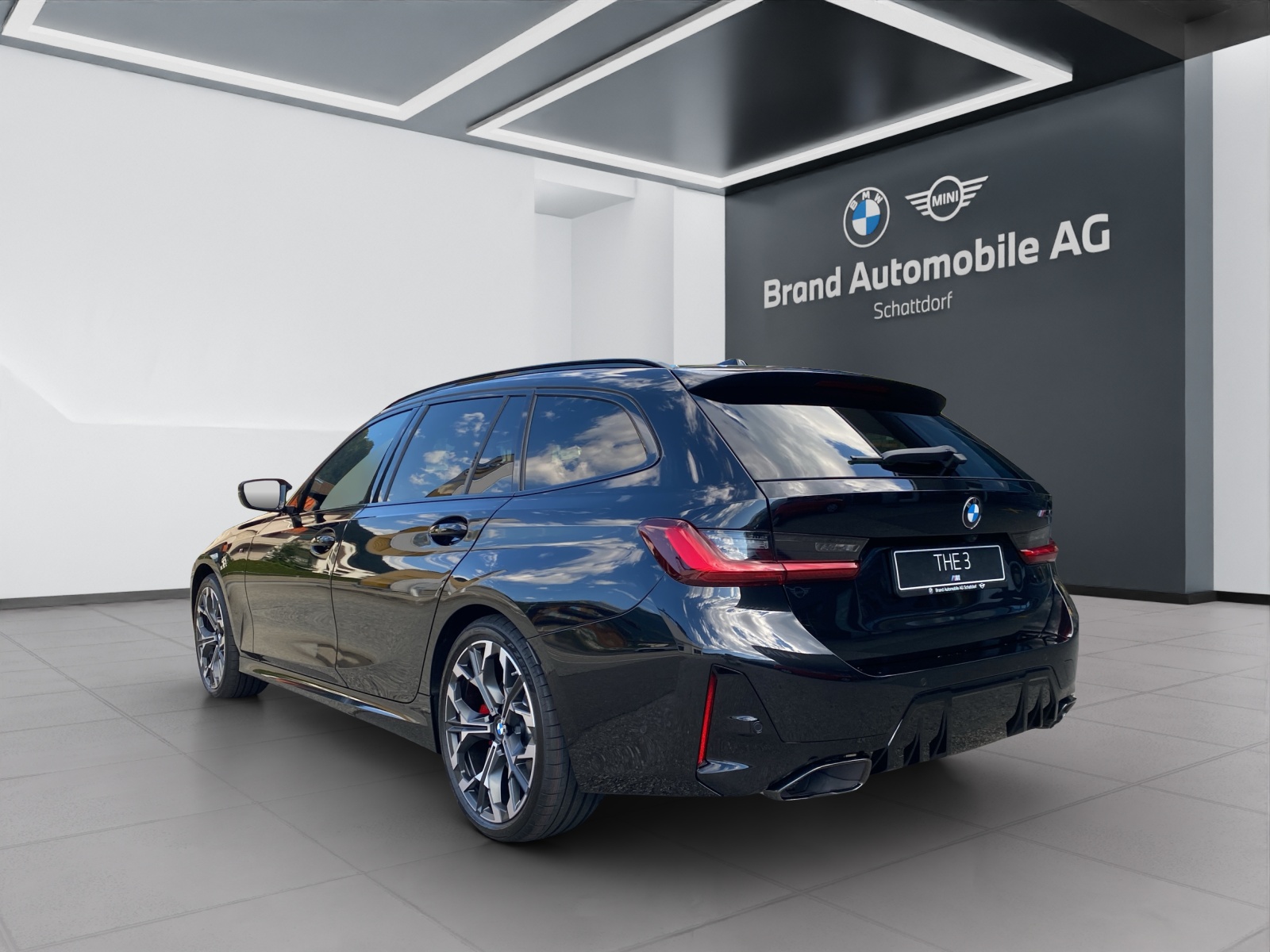 BMW M340i xDrive Touring-showroom-element-2