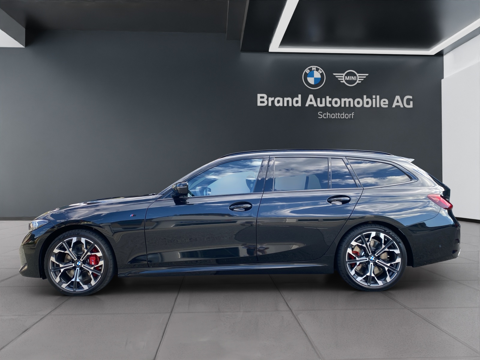 BMW M340i xDrive Touring-showroom-element-1