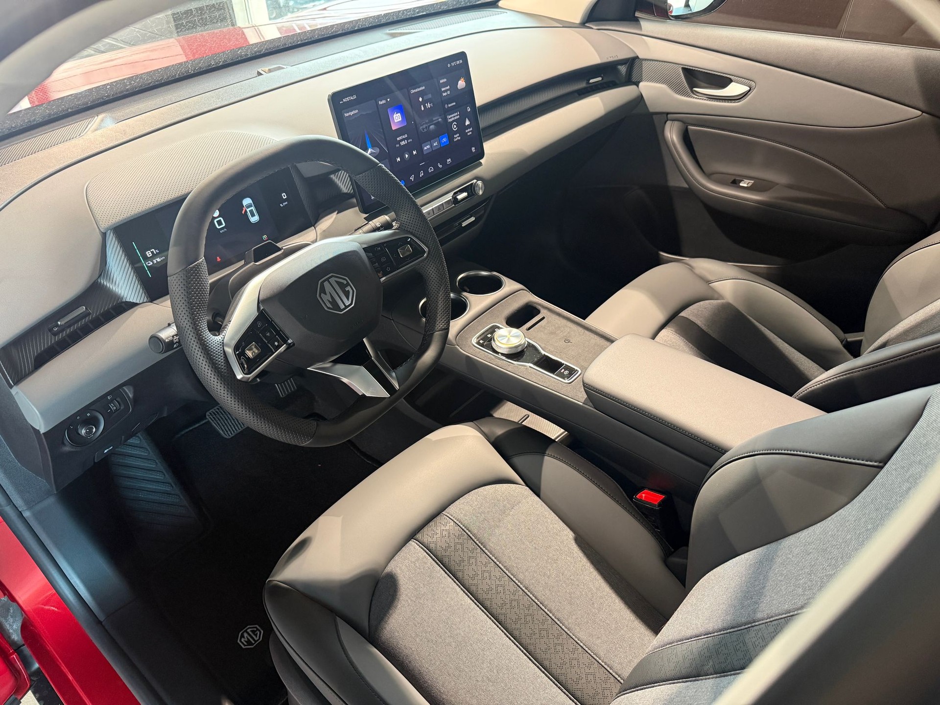 MG S5 EV 64kWh Luxury-image-10