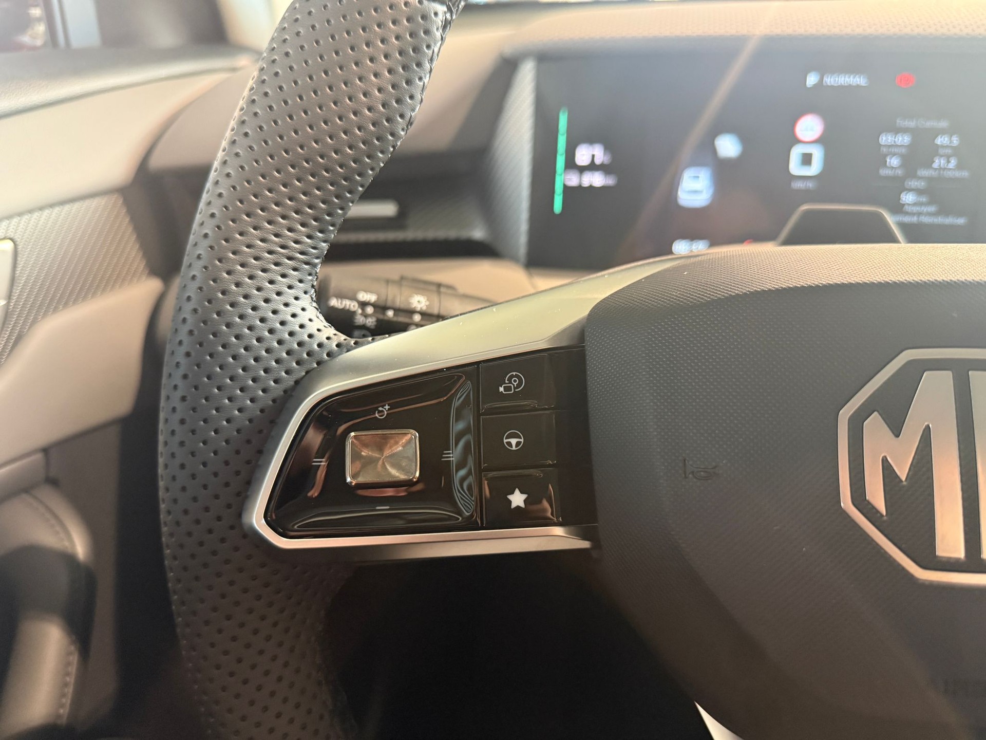 MG S5 EV 64kWh Luxury-image-15