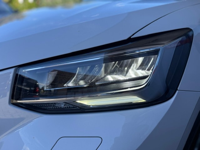 AUDI Q2 35 TDI S line quattro S-tronic-image-9