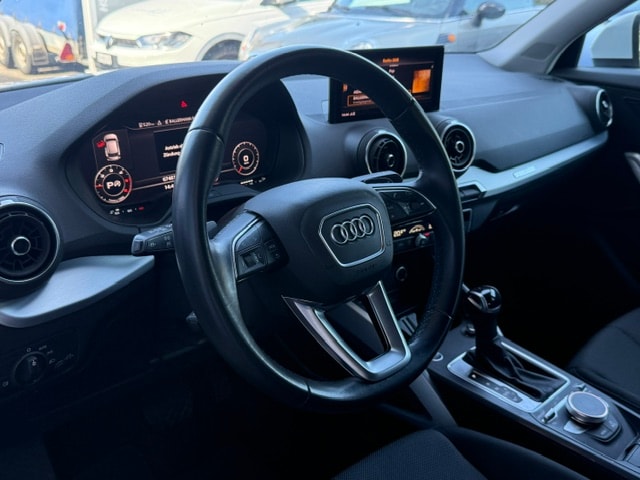 AUDI Q2 35 TDI S line quattro S-tronic-image-3