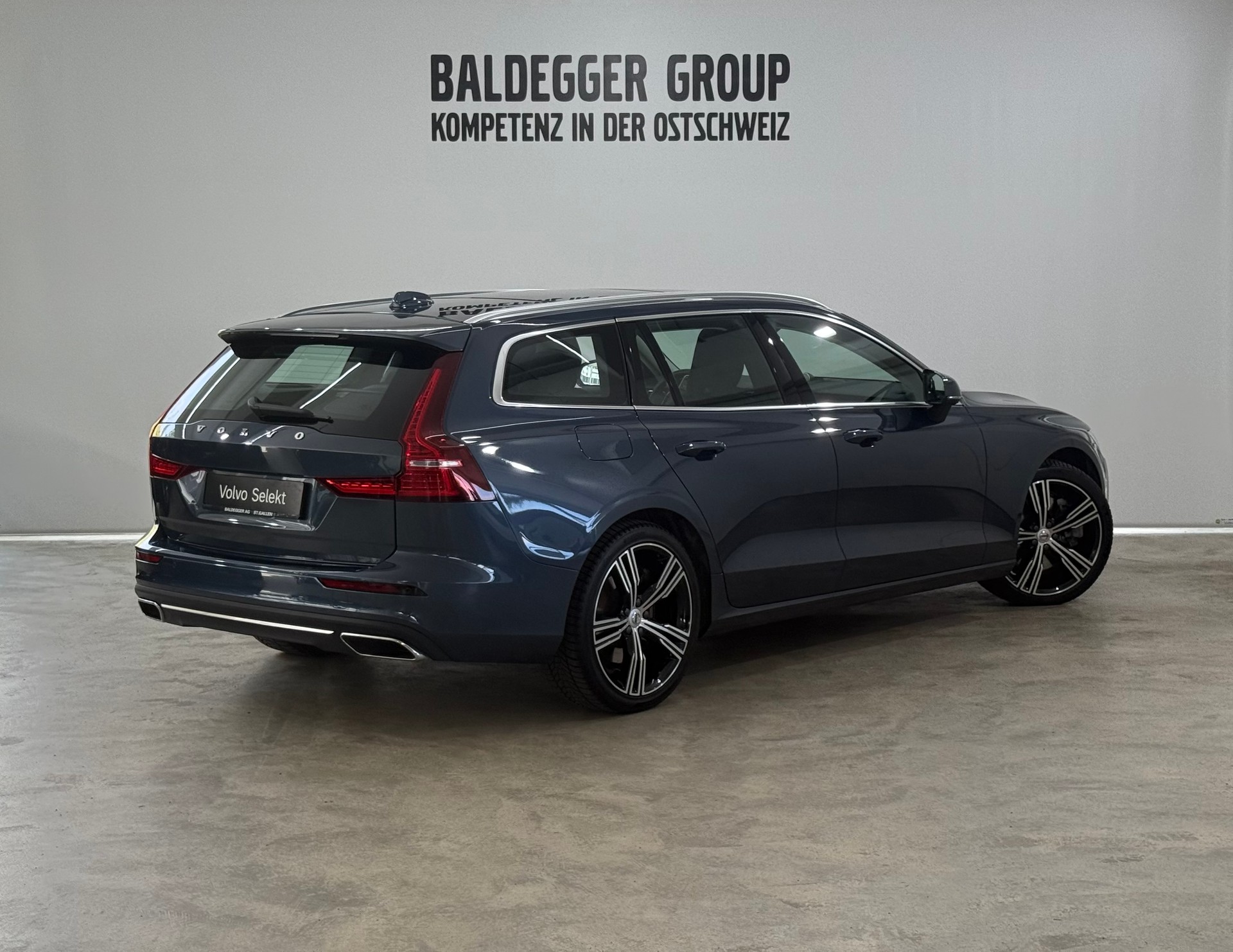 VOLVO V60 2.0 T8 TE Inscription eAWD-showroom-element-1