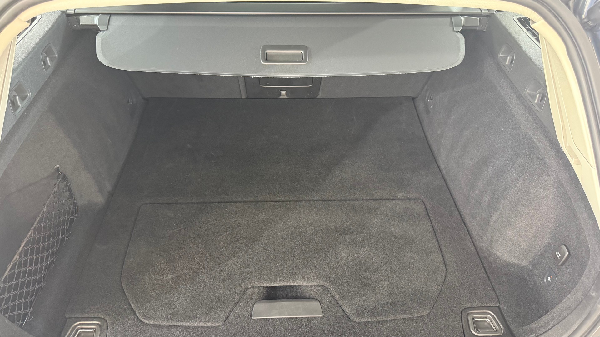 VOLVO V60 2.0 T8 TE Inscription eAWD-image-10