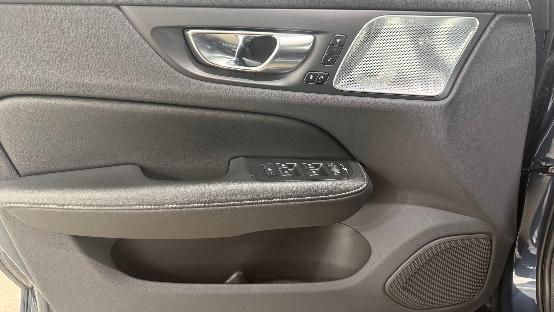 VOLVO V60 2.0 T8 TE Inscription eAWD-image-15