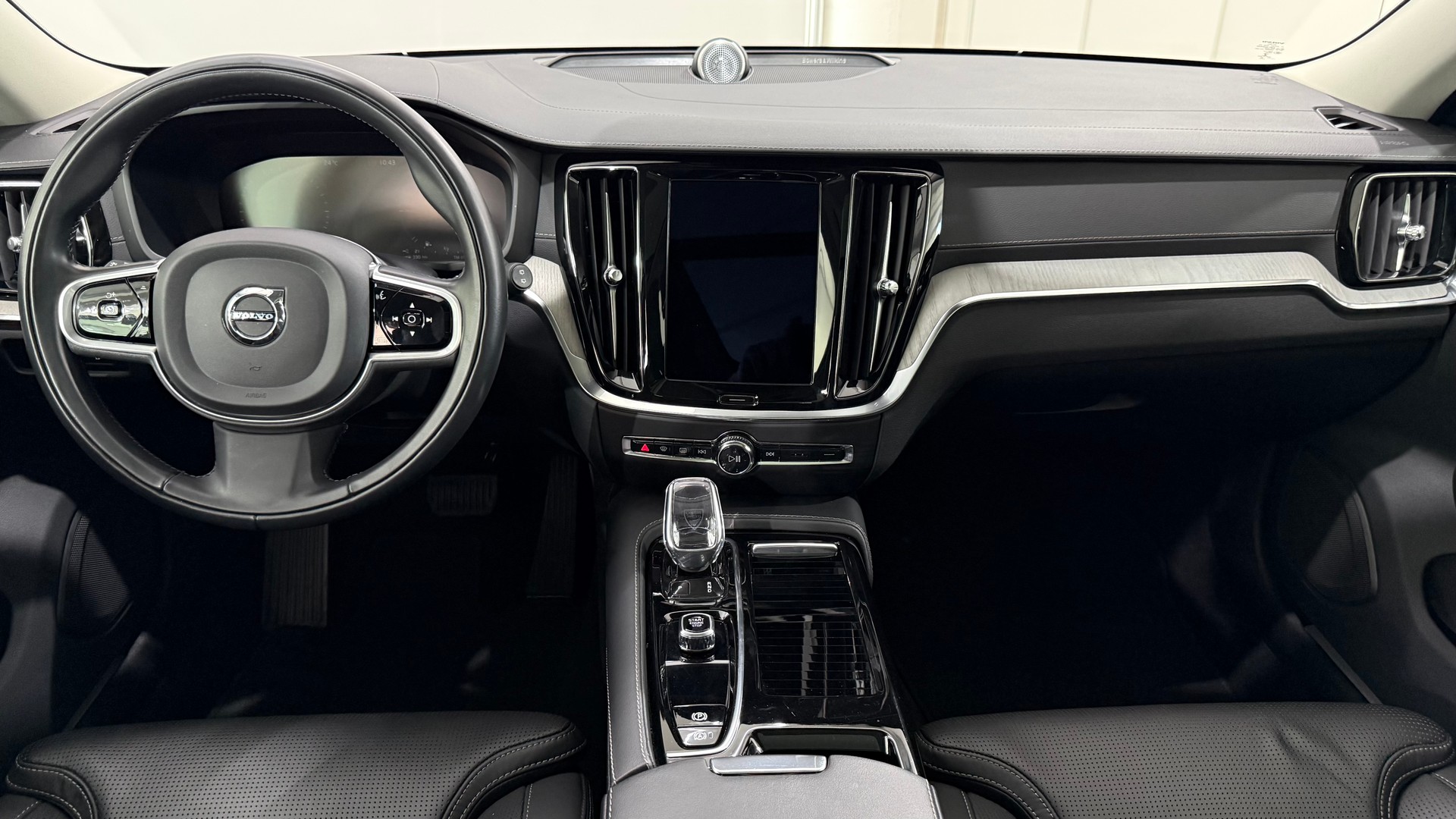 VOLVO V60 2.0 T8 TE Inscription eAWD-image-5