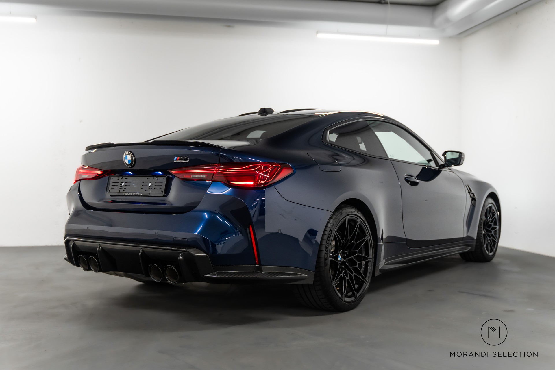 BMW M4 Competition xDrive Coupé-showroom-element-3