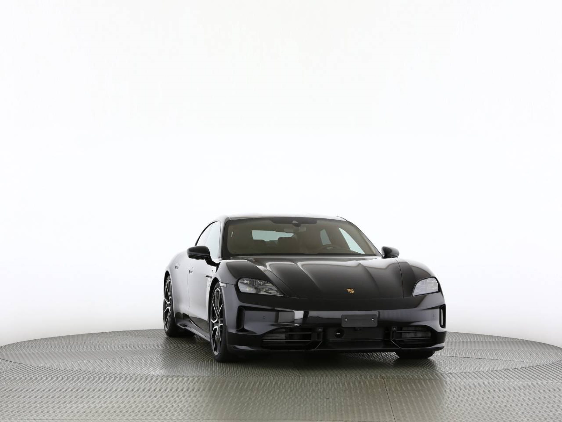 PORSCHE Taycan 4 Black Edition-image-16