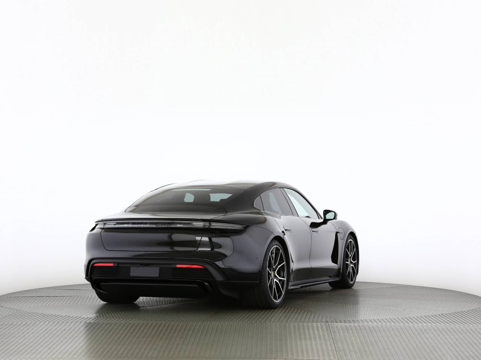 PORSCHE Taycan 4 Black Edition-showroom-element-2