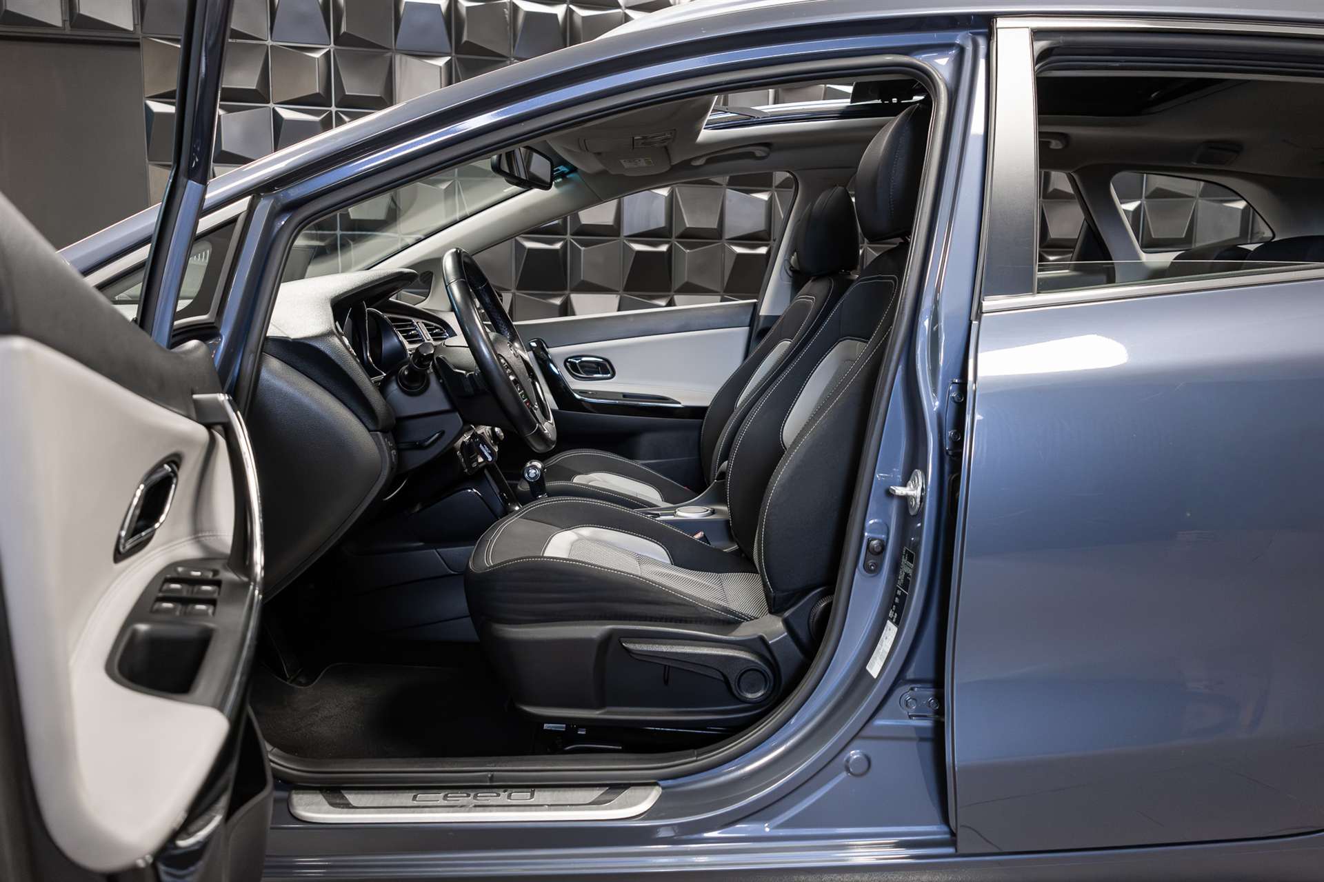 KIA Kia Cee'd Sportswagon-image-10