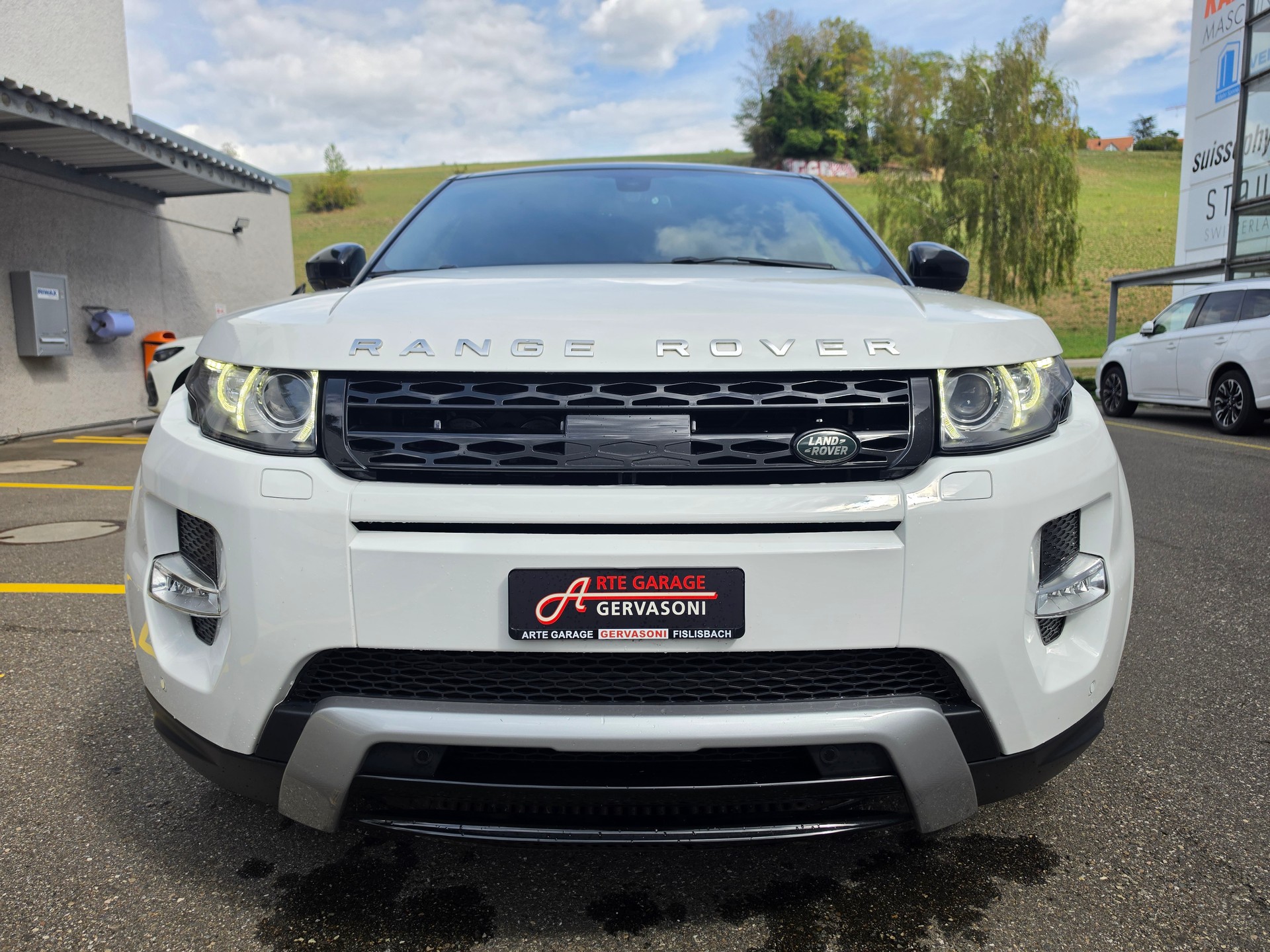 LAND ROVER RANGE ROVER EVOQUE-showroom-element-1