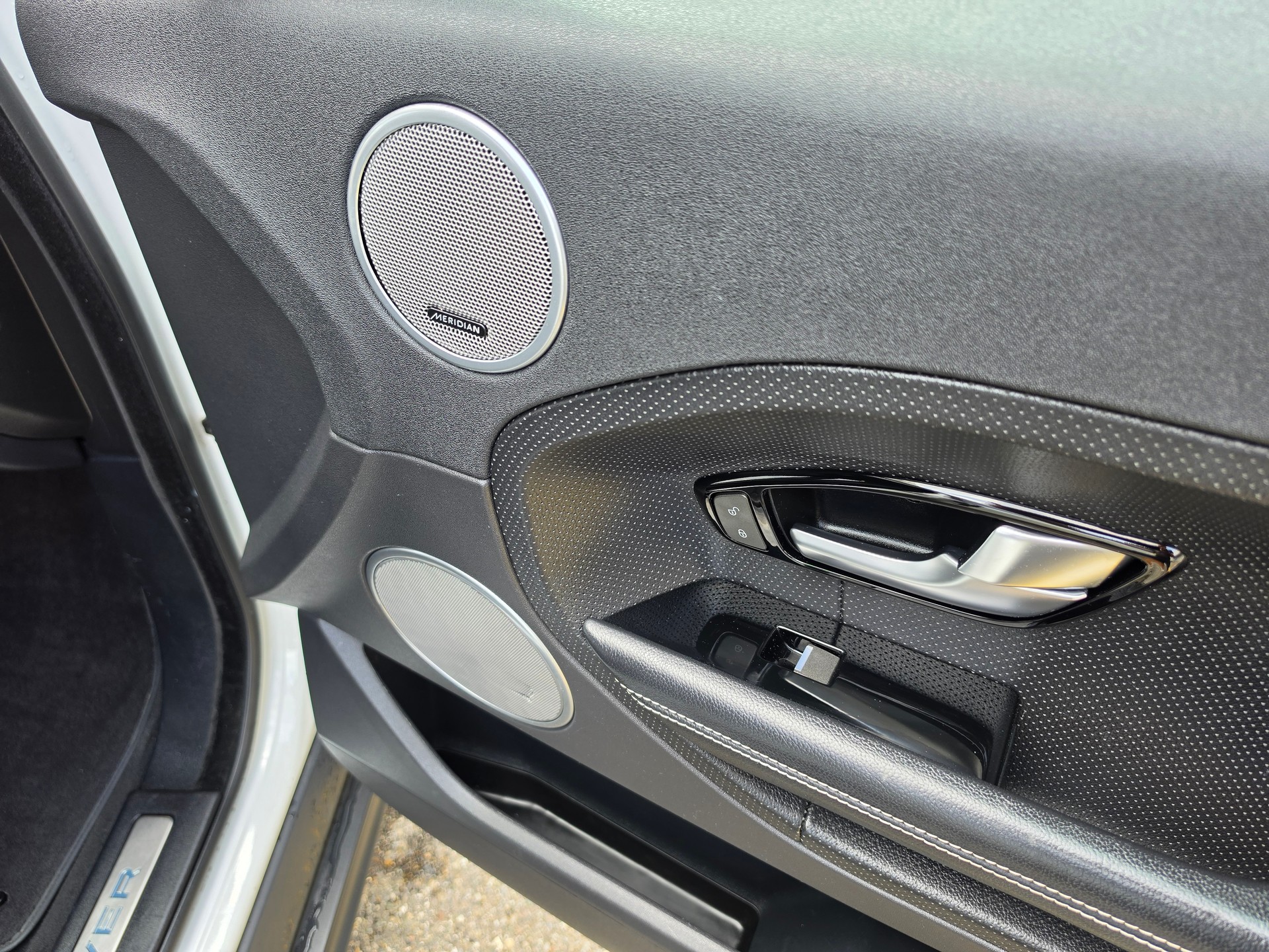 LAND ROVER RANGE ROVER EVOQUE-image-21