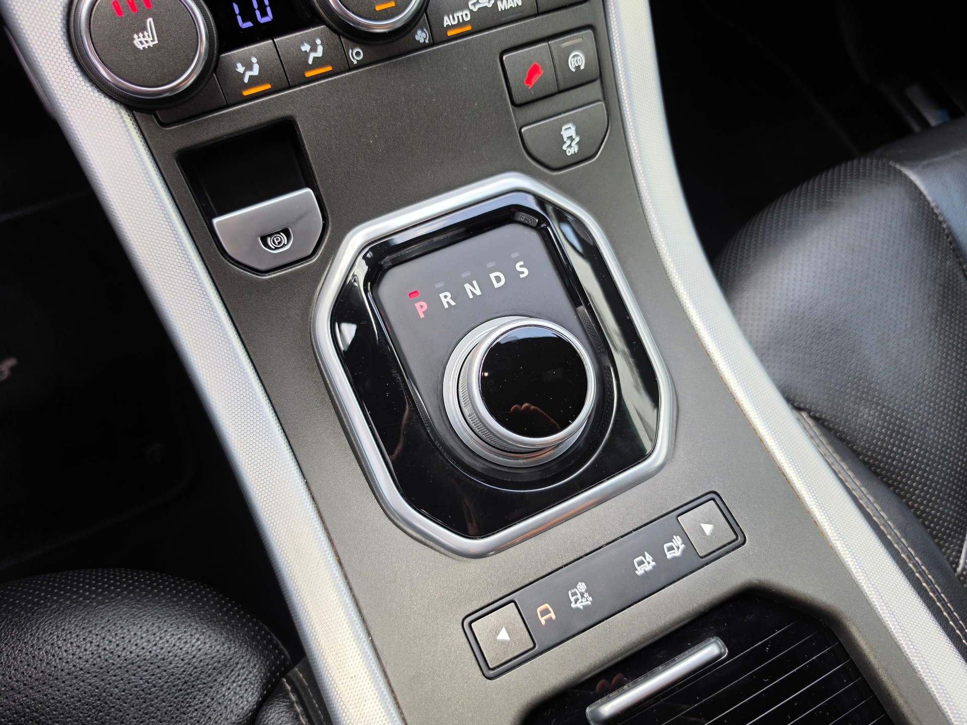 LAND ROVER RANGE ROVER EVOQUE-image-36