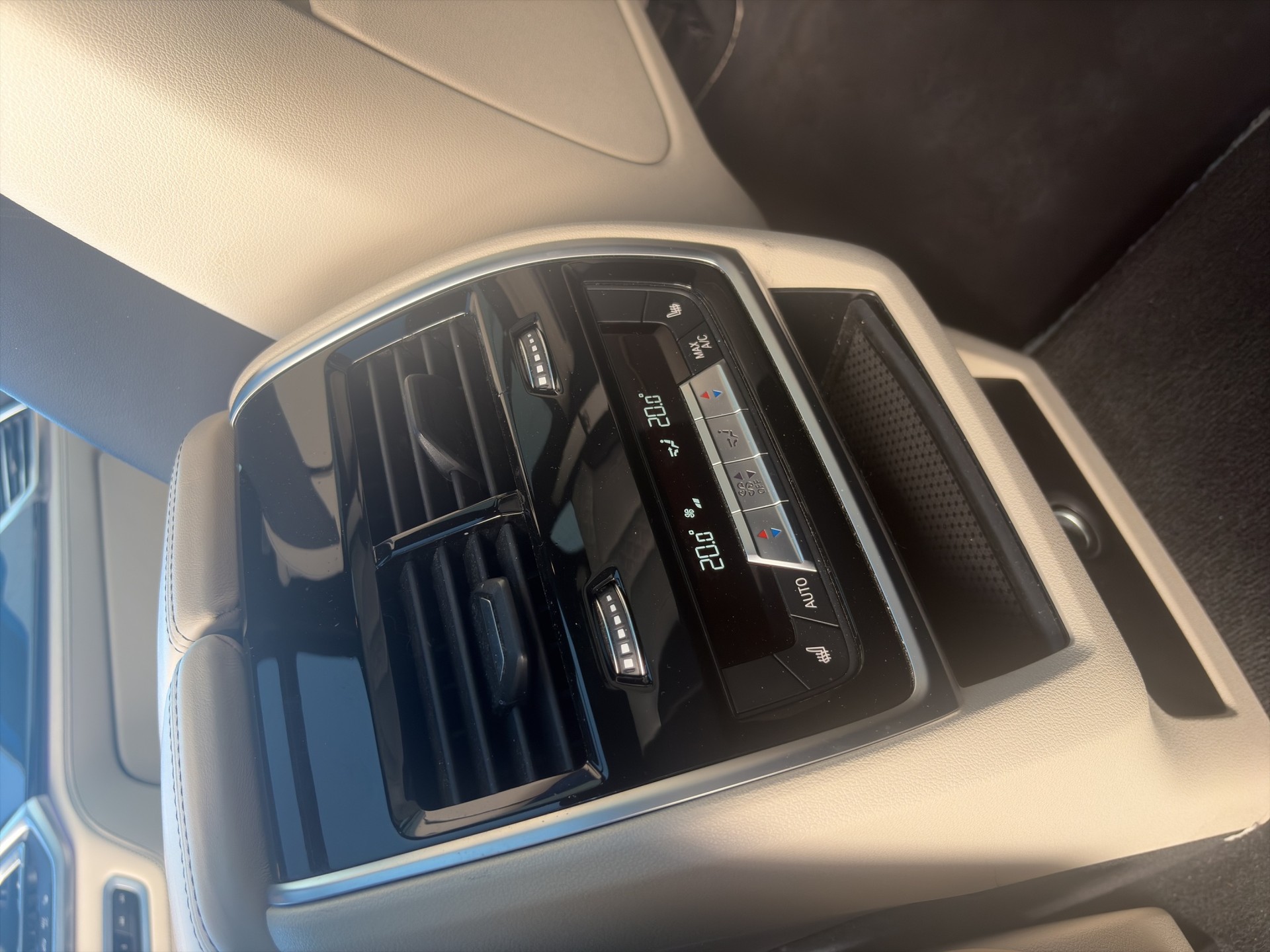 BMW X5 xDrive M50d Steptronic Individual-image-12