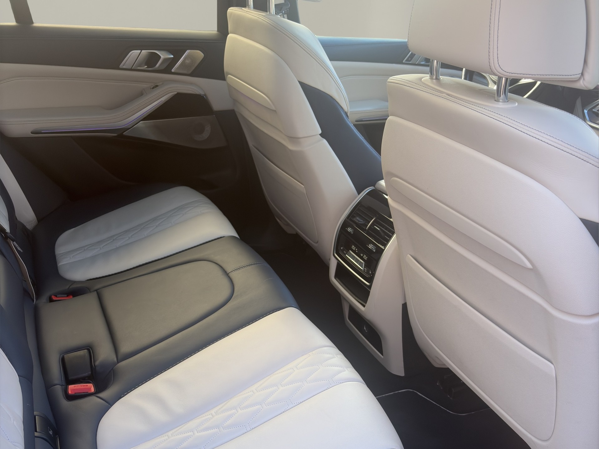 BMW X5 xDrive M50d Steptronic Individual-image-13